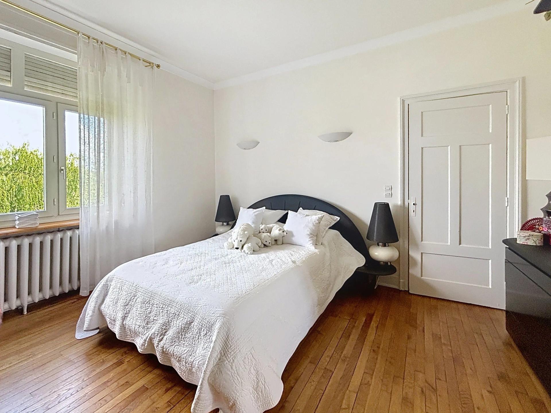 Photo 16 of the listing.