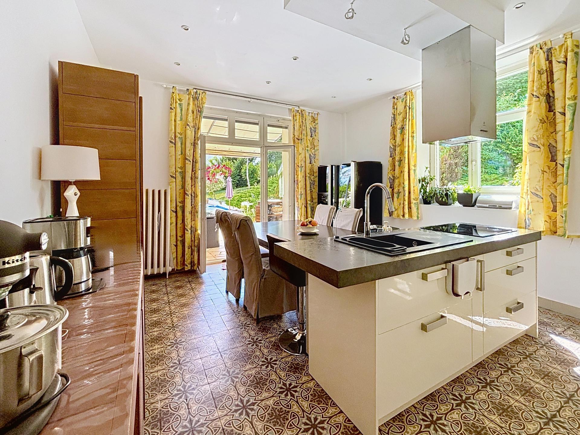 Photo 7 of the listing.