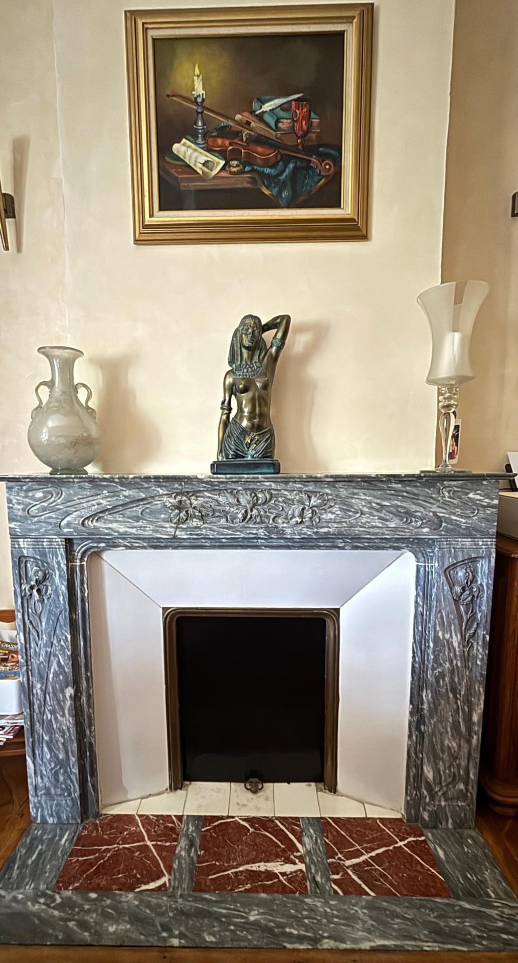 Photo 13 of the listing.