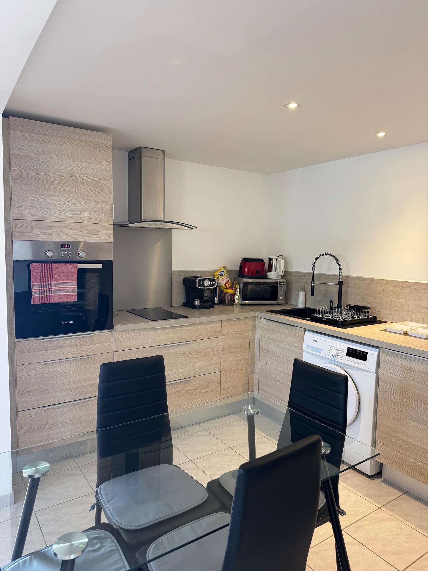 Photo 11 of the listing.