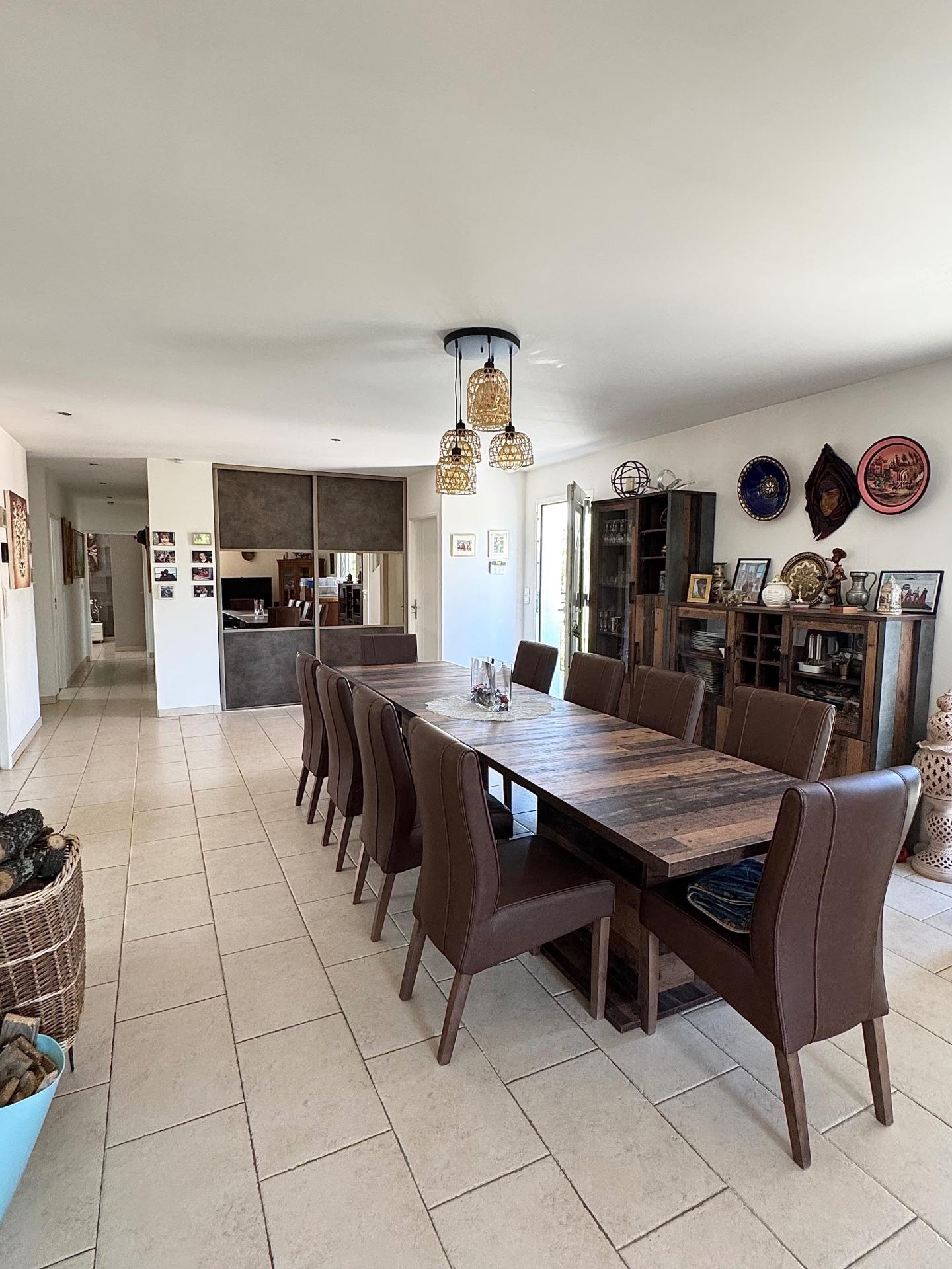 Photo 5 of the listing.