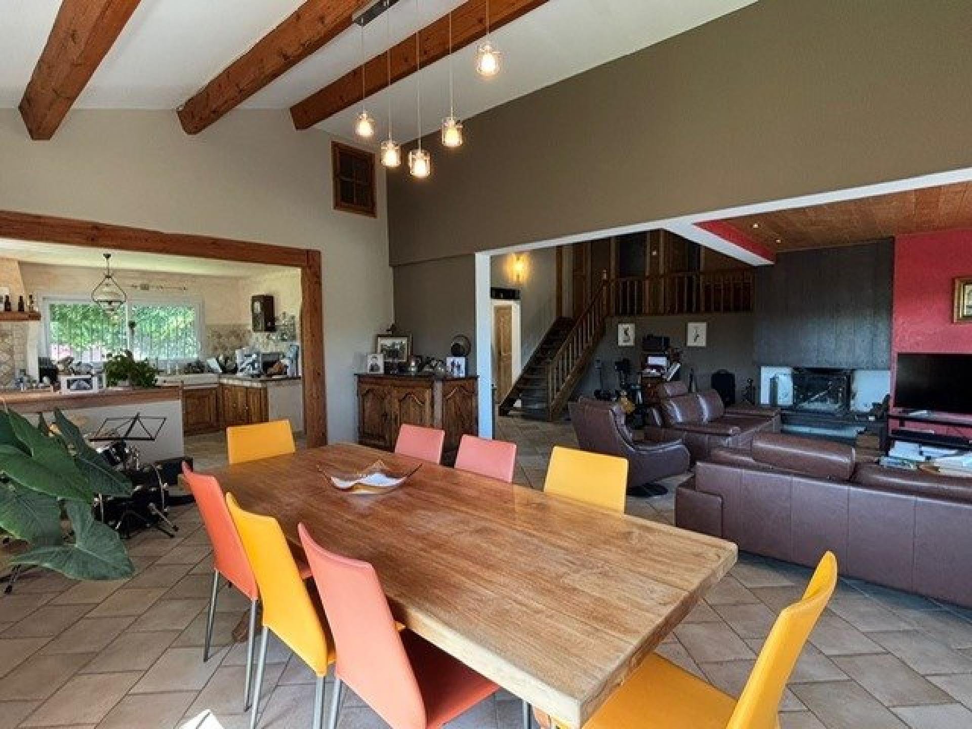 Photo 6 of the listing.