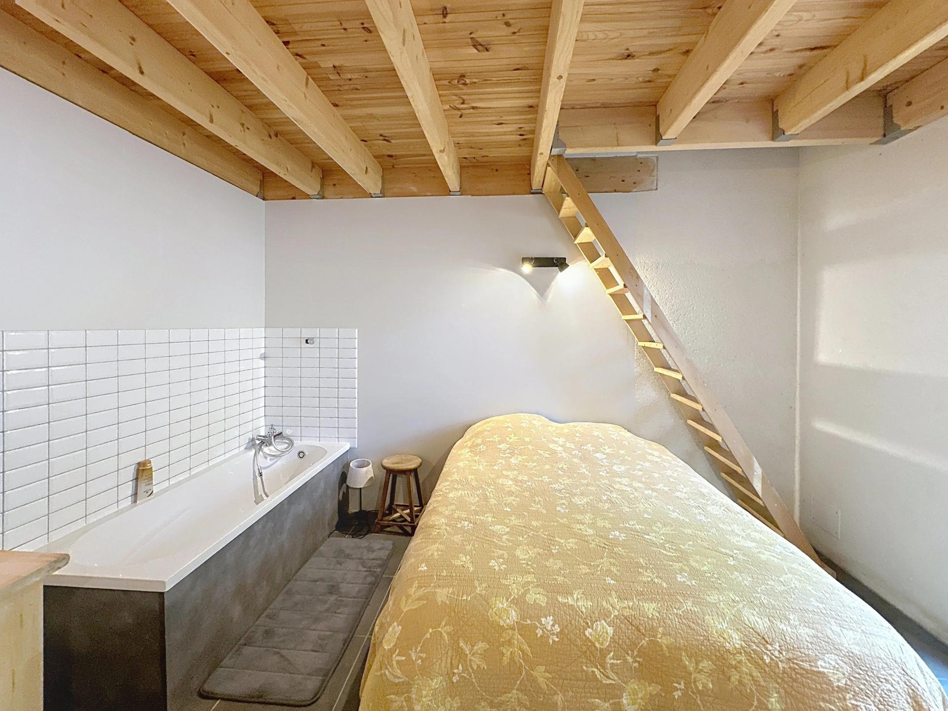 Photo 13 of the listing.