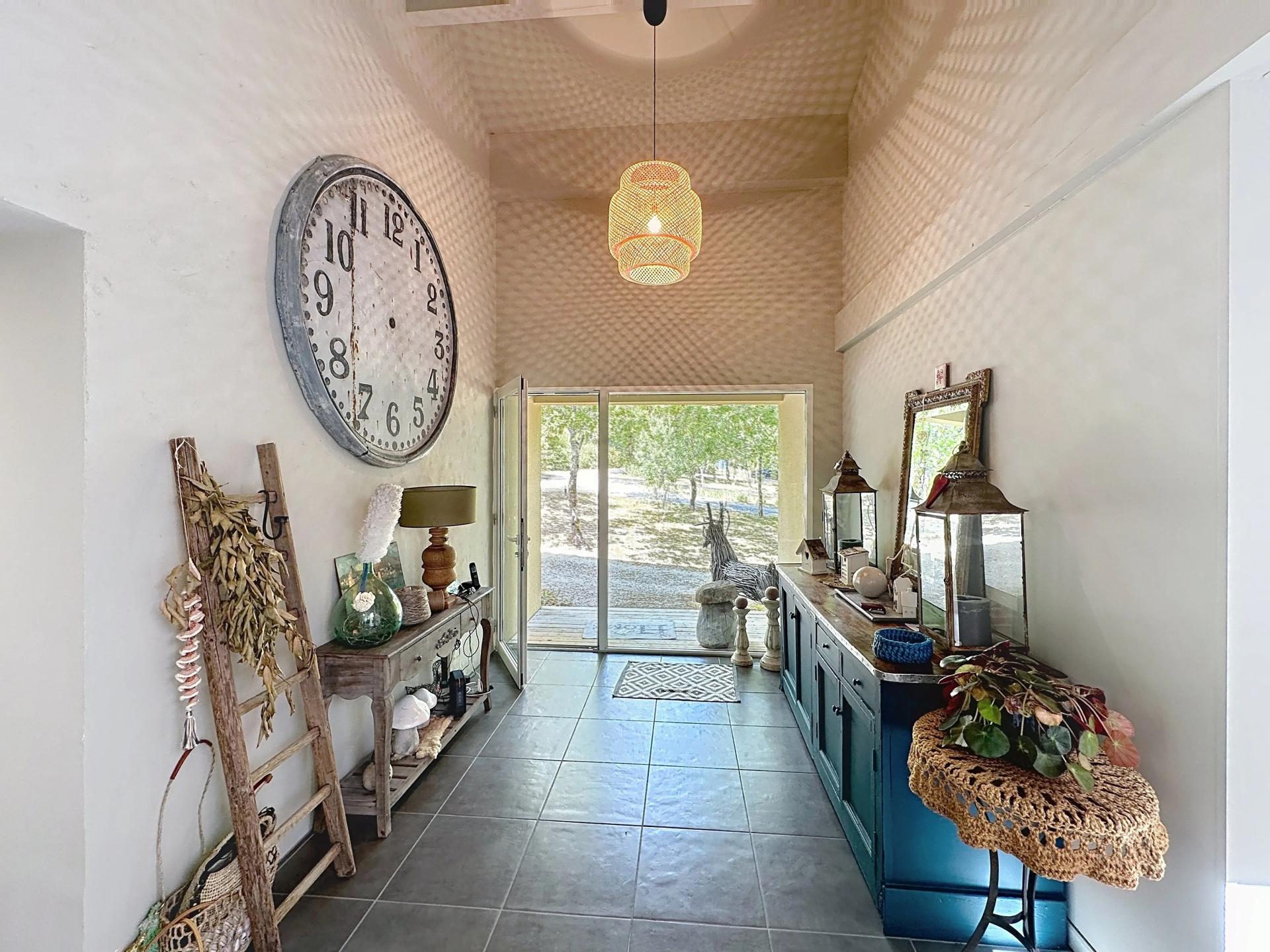 Photo 5 of the listing.