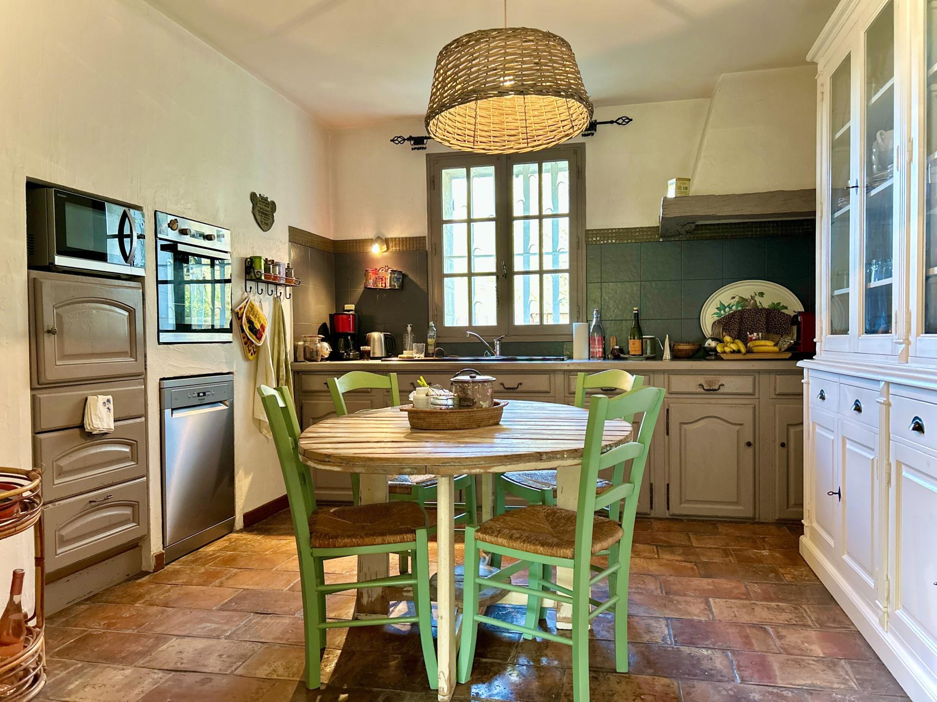 Photo 7 of the listing.