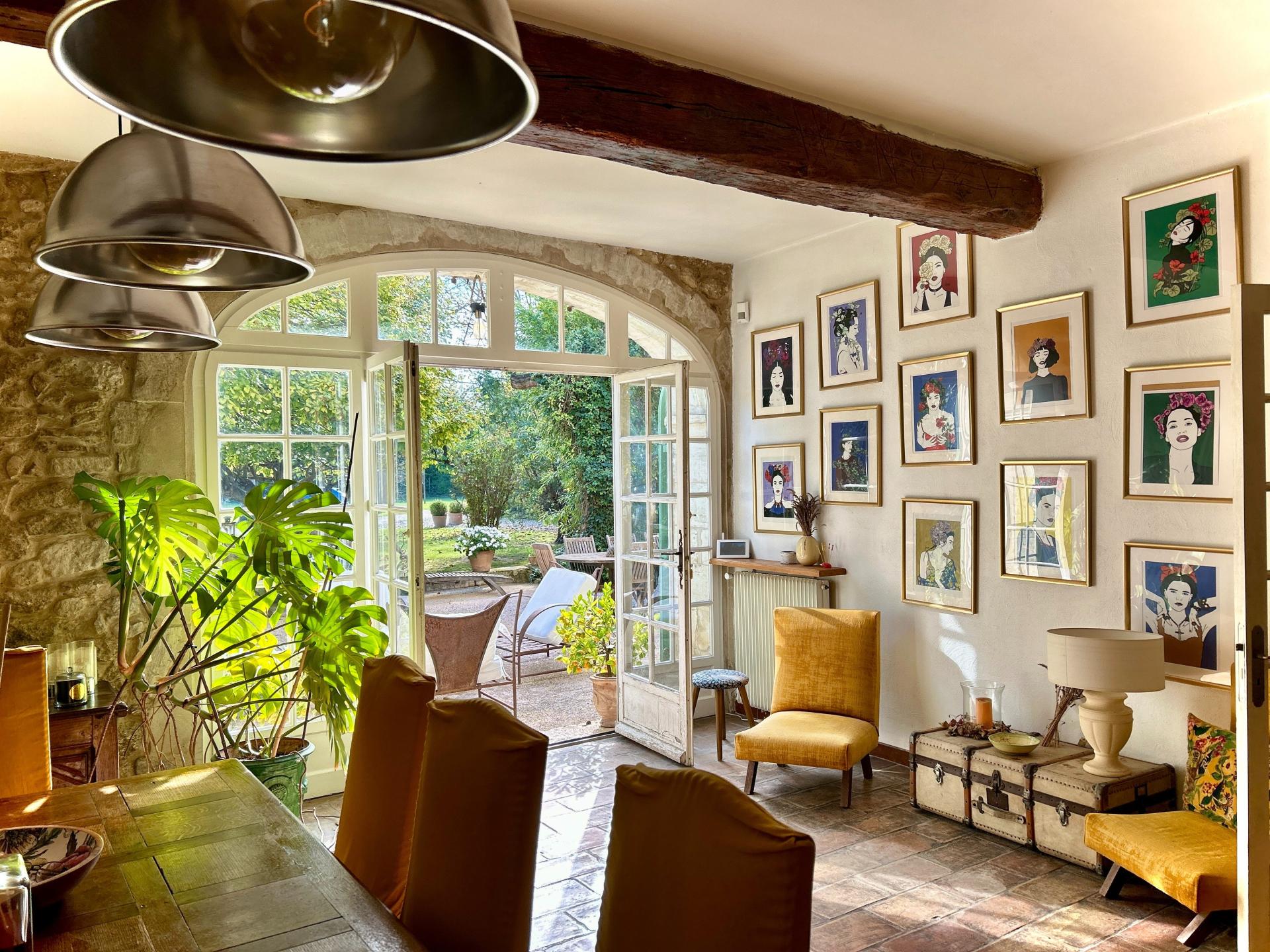 Photo 4 of the listing.