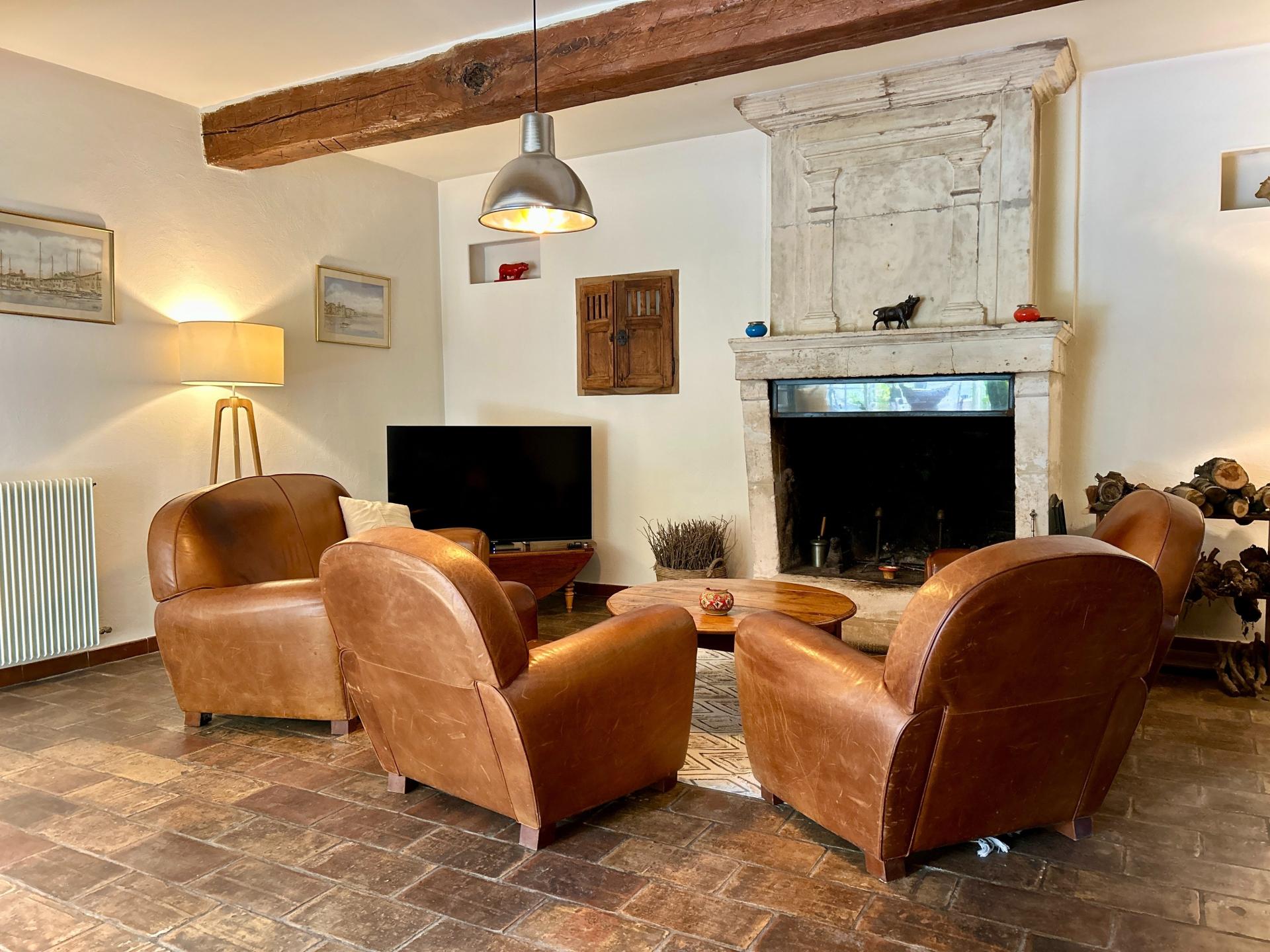 Photo 5 of the listing.