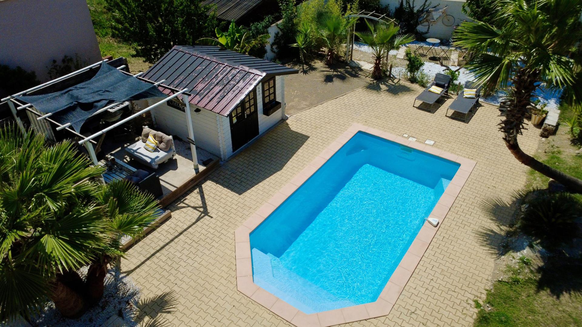 Photo 4 of the listing.