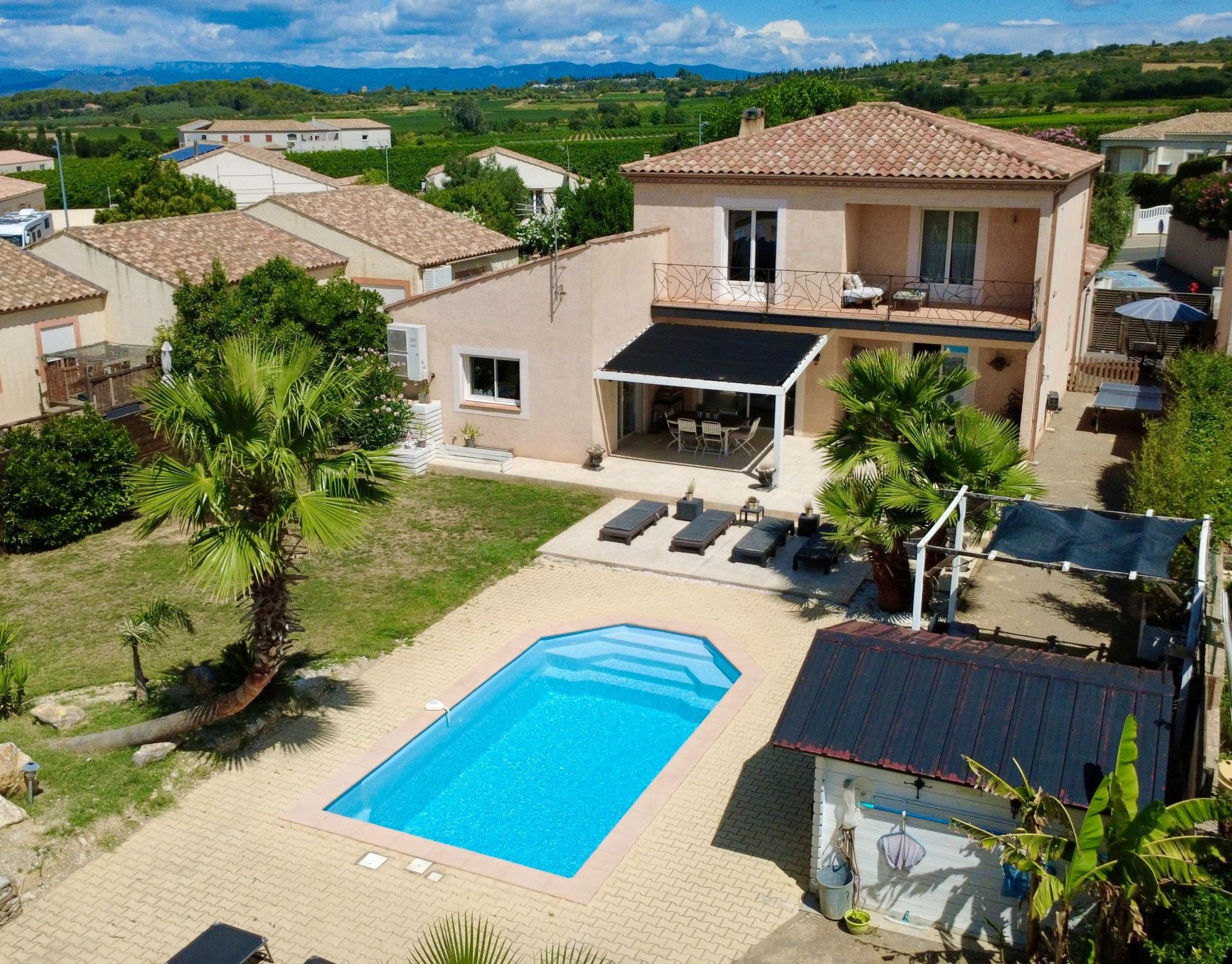 Photo 2 of the listing.