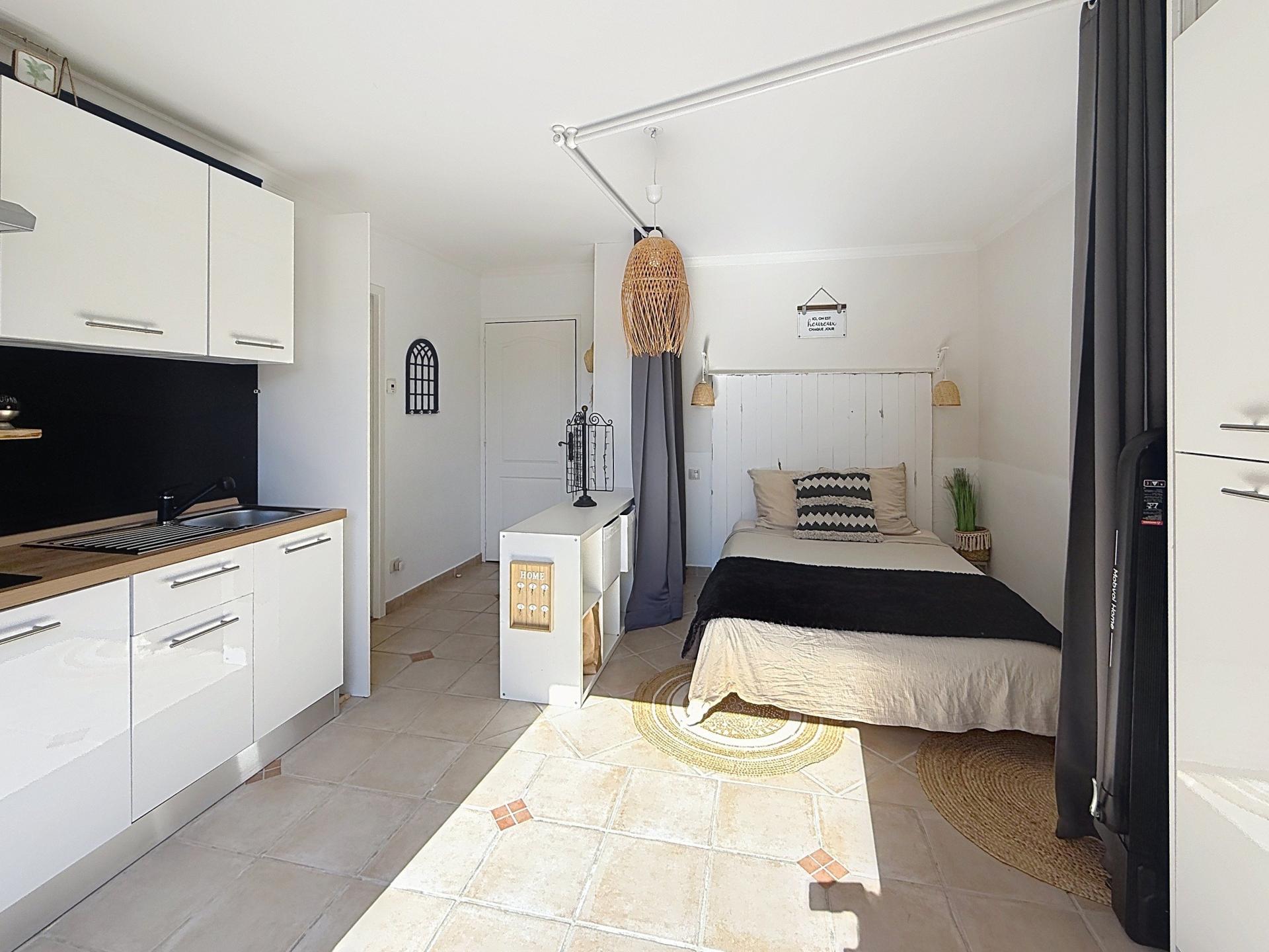 Photo 11 of the listing.