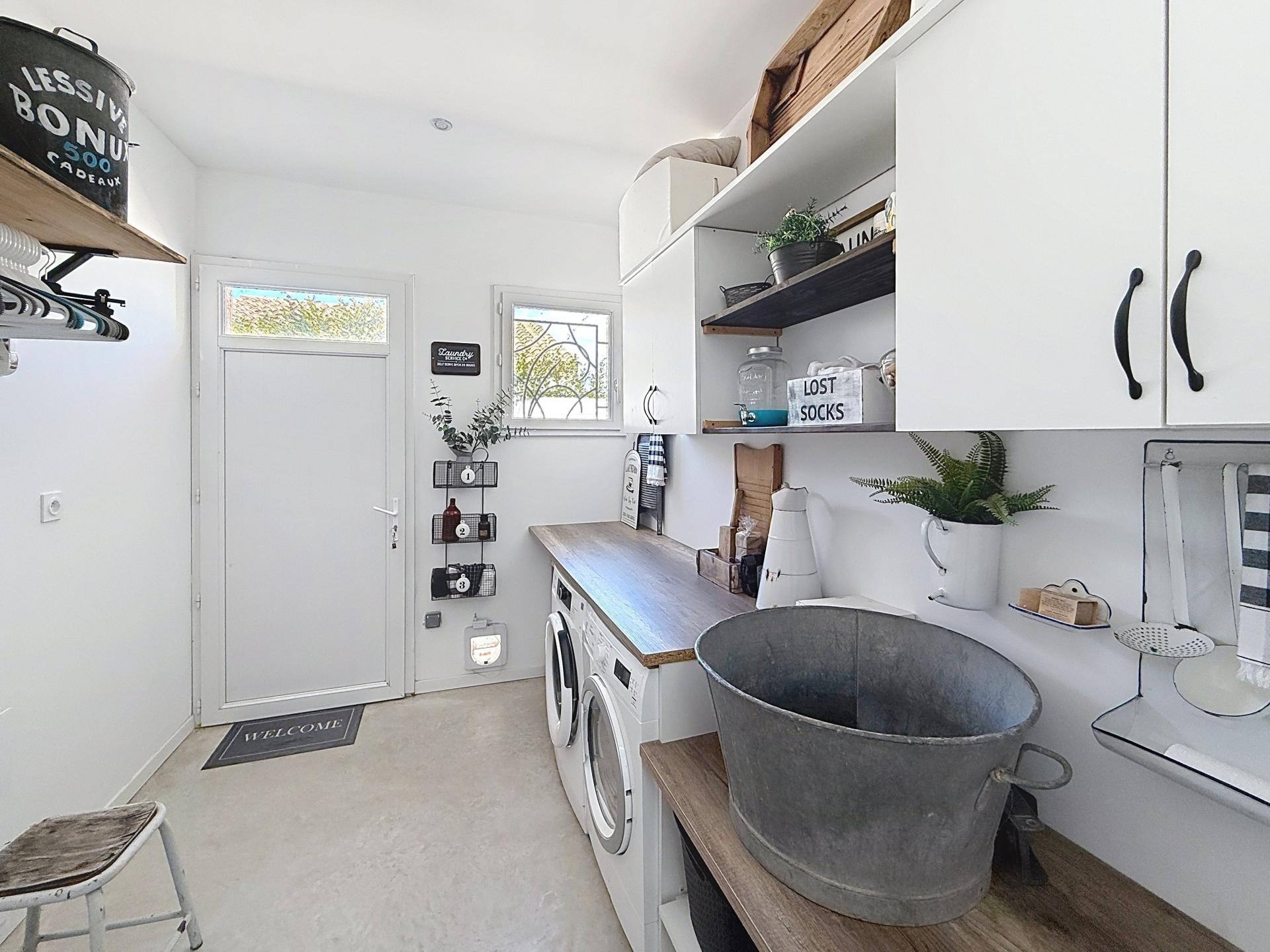 Photo 14 of the listing.