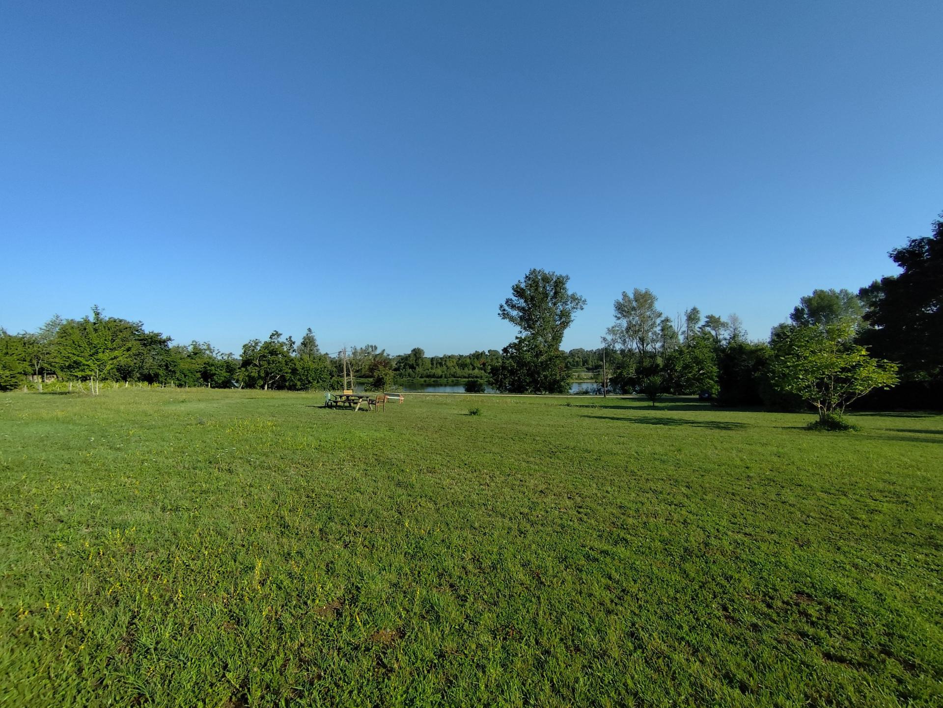 Photo 8 of the listing.