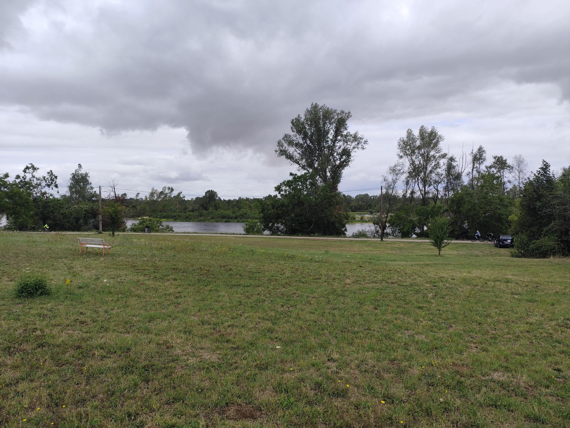 Photo 4 of the listing.