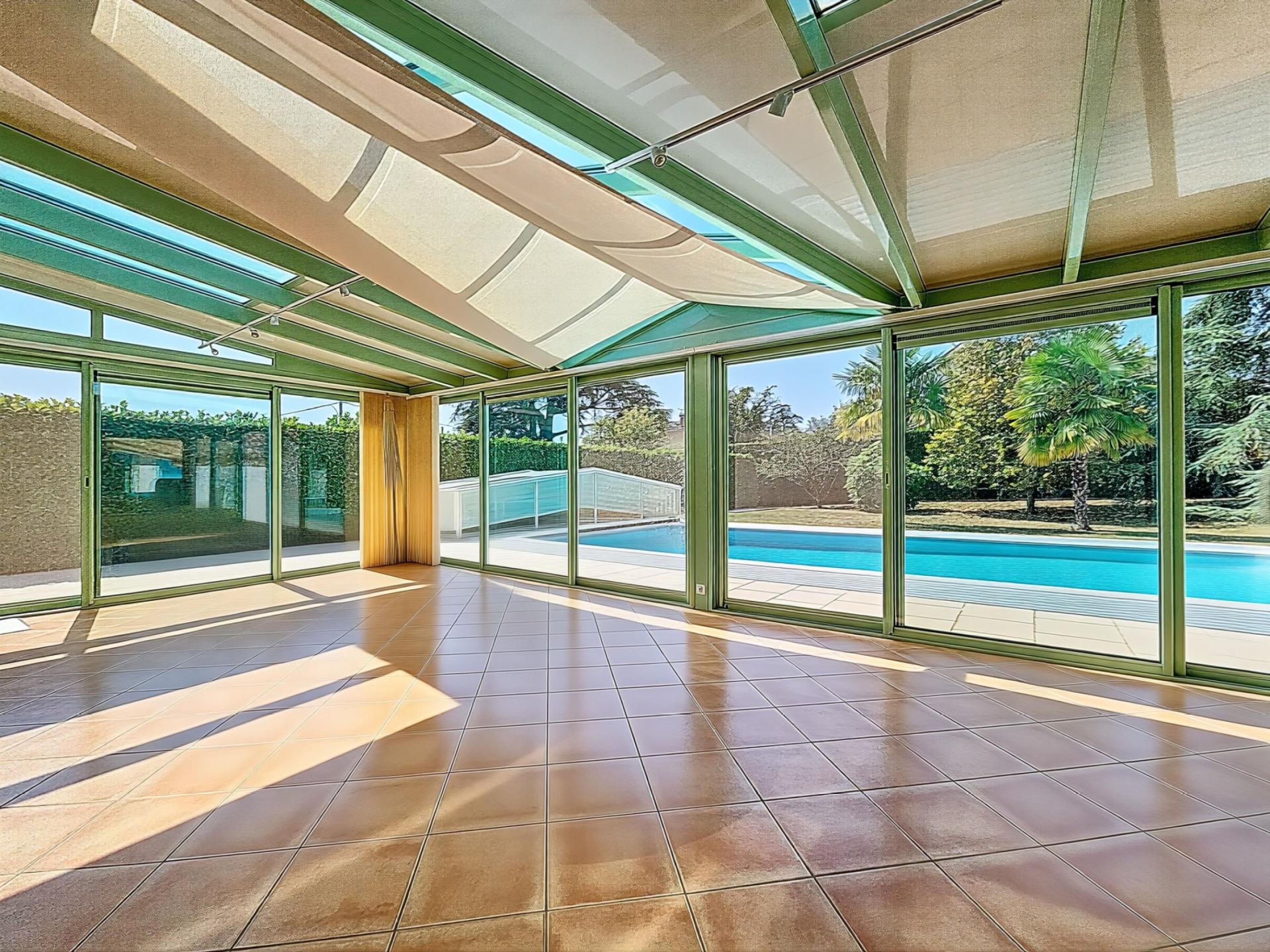 Photo 10 of the listing.