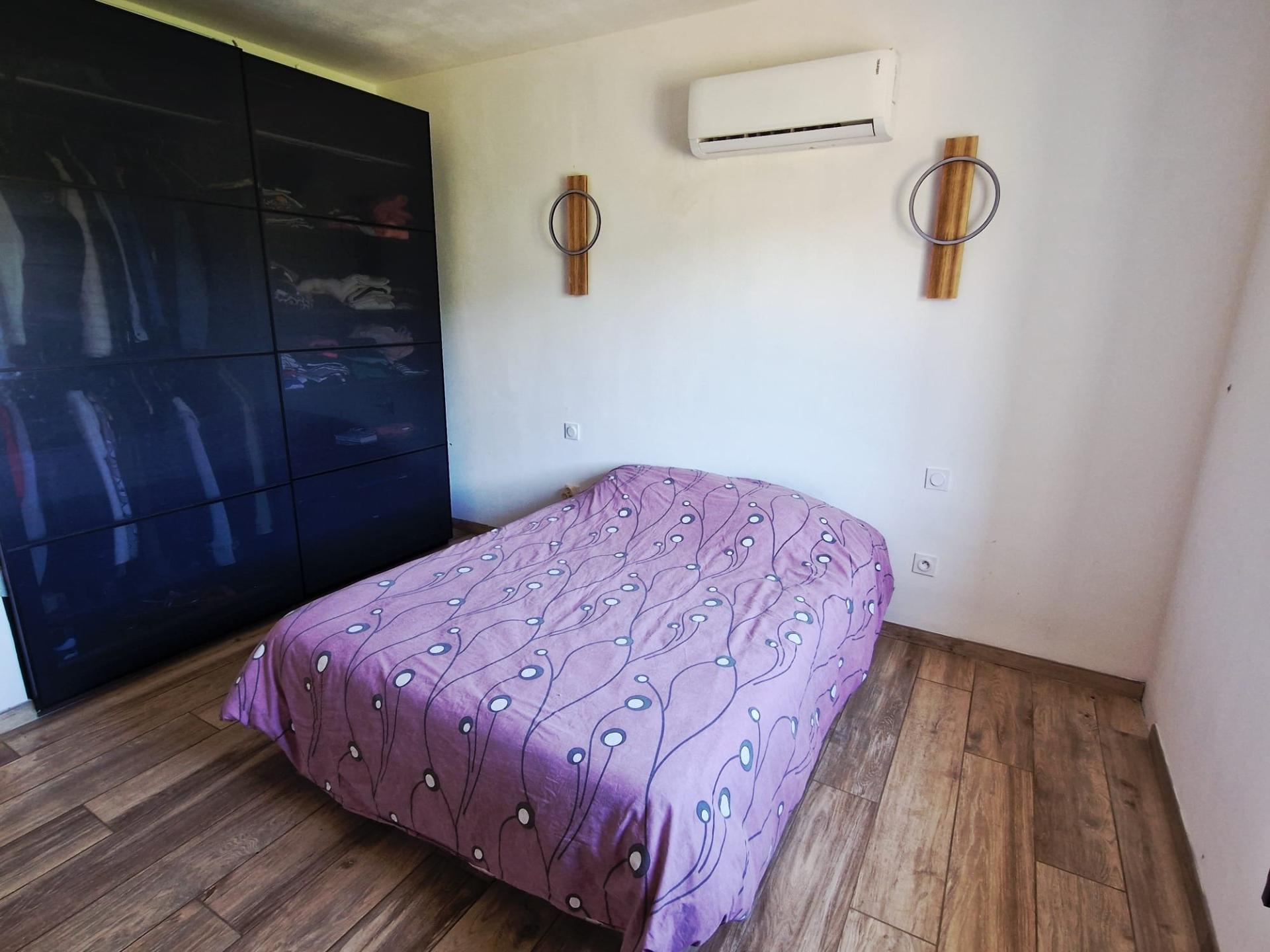 Photo 6 of the listing.