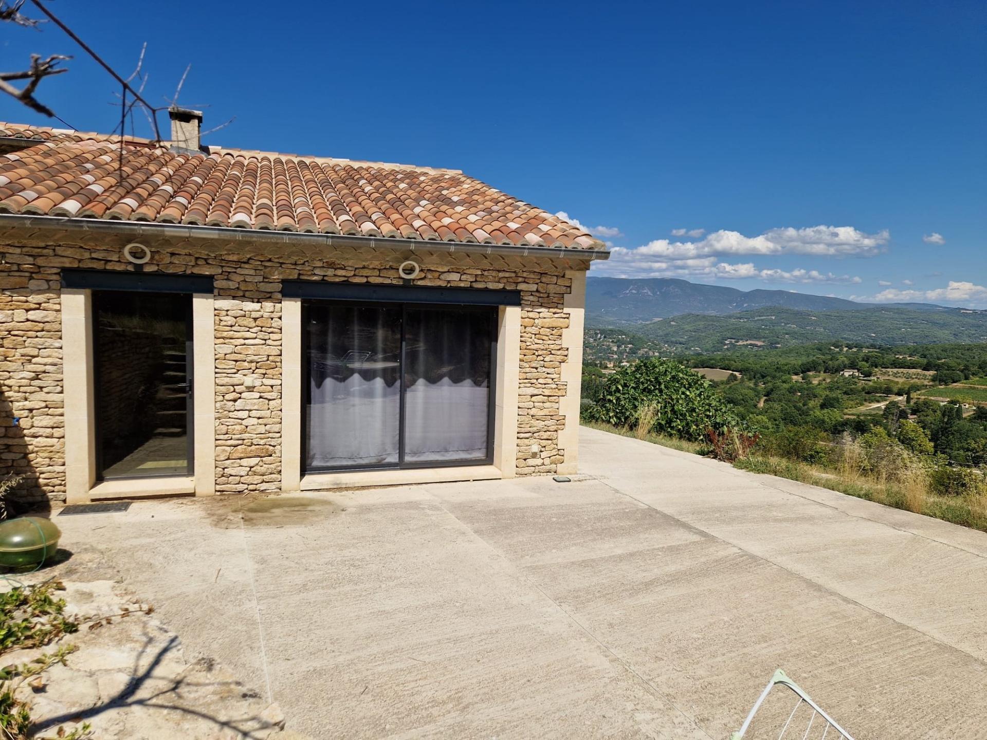 Photo 11 of the listing.