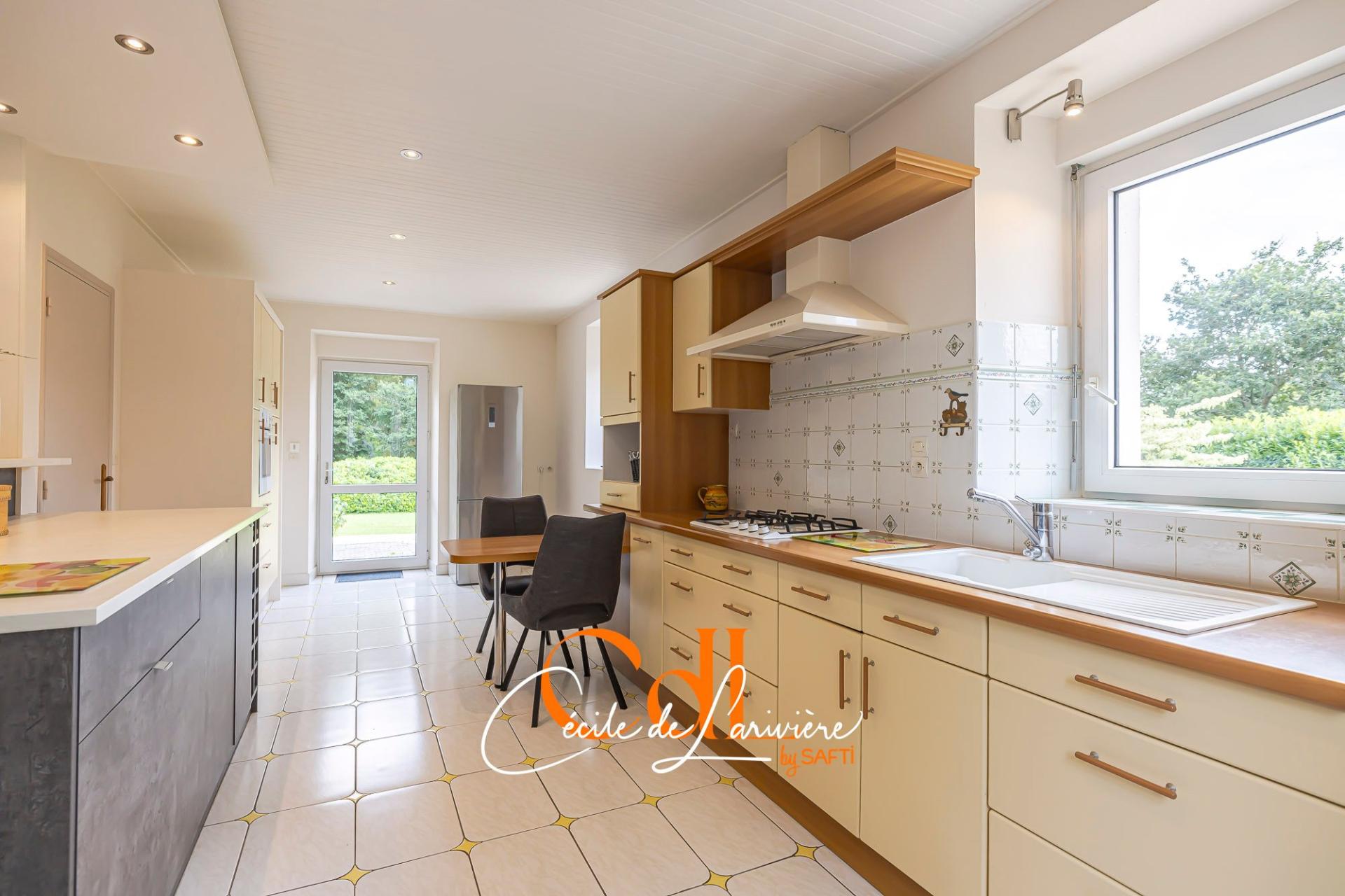 Photo 10 of the listing.