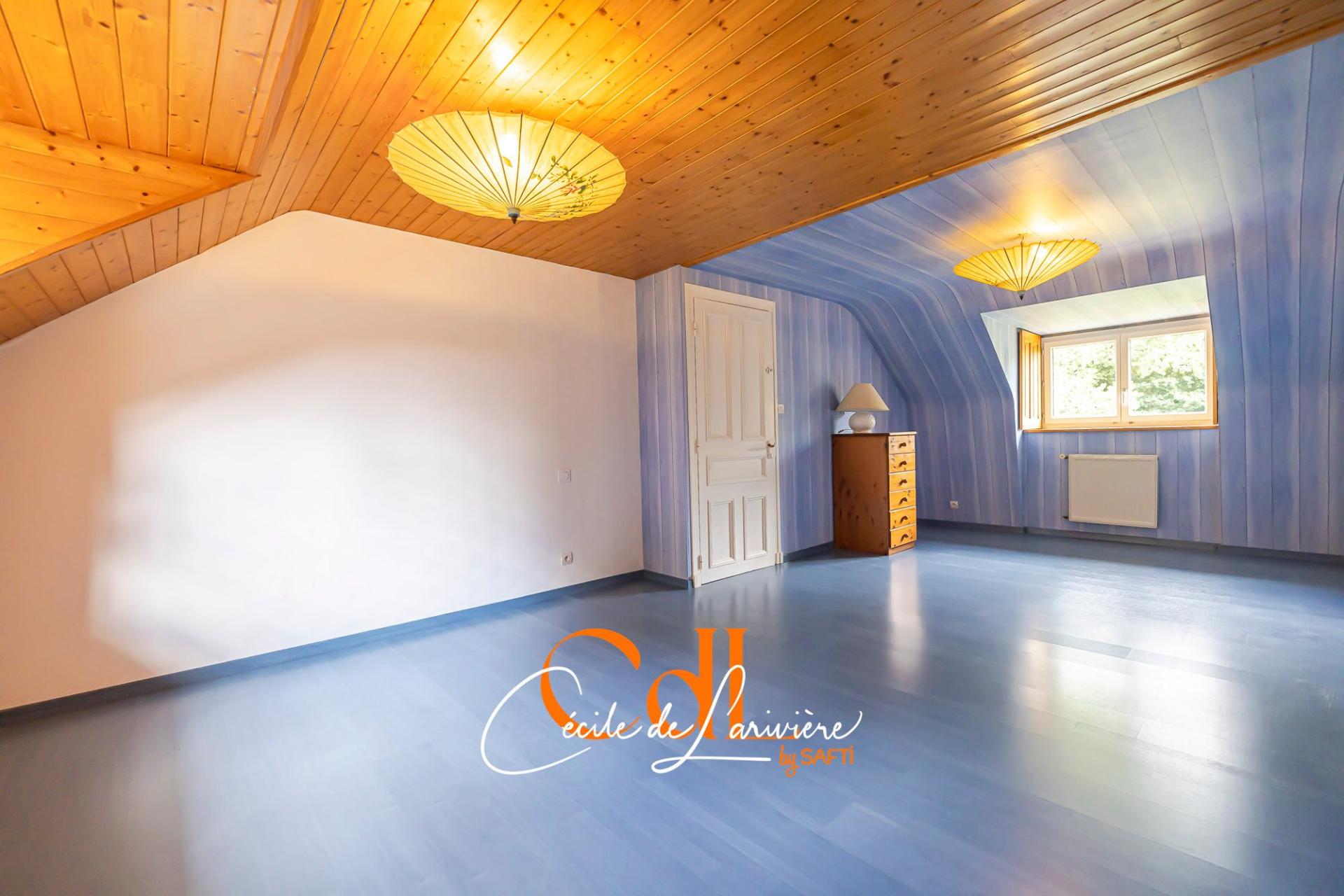 Photo 21 of the listing.