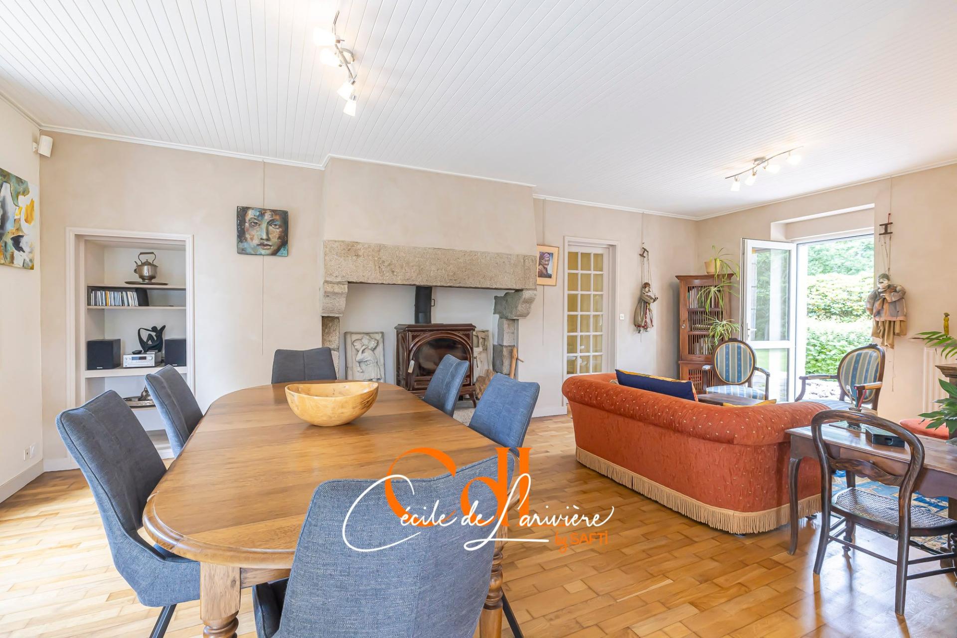 Photo 6 of the listing.