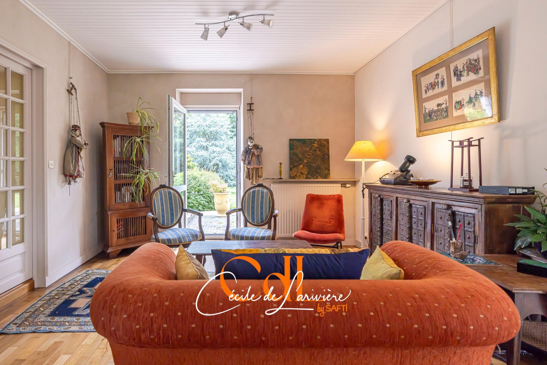 Photo 7 of the listing.