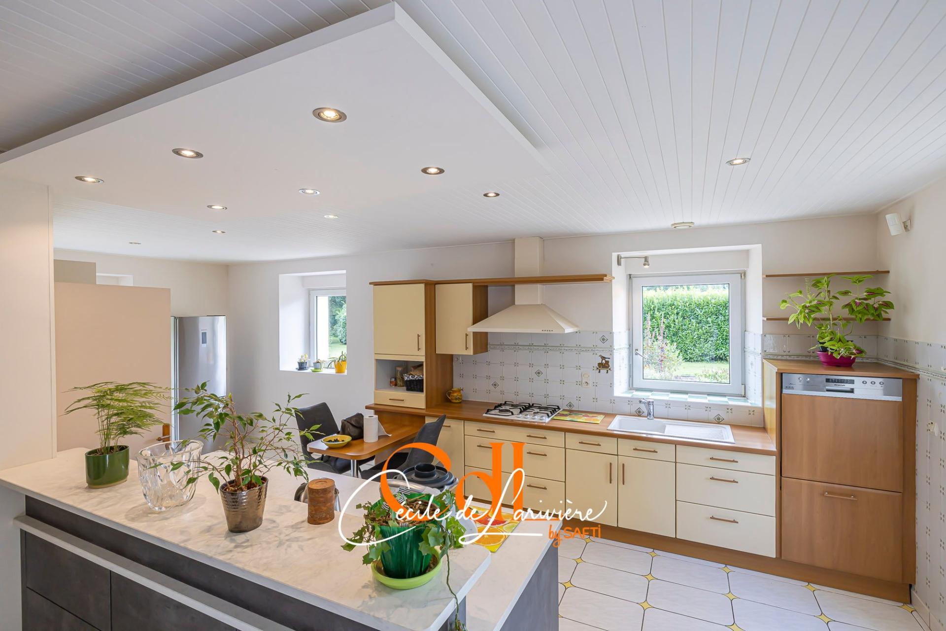 Photo 9 of the listing.