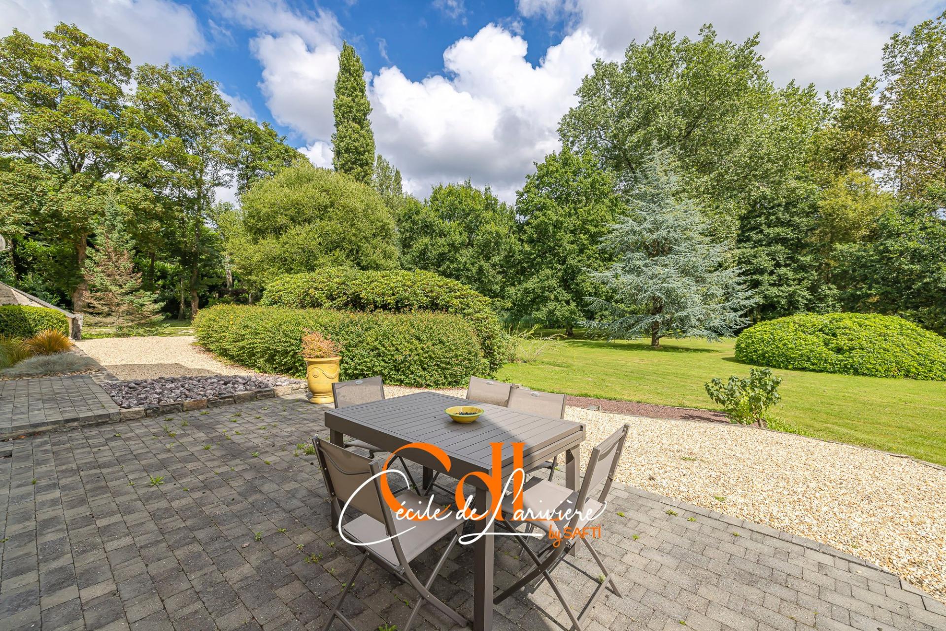 Photo 14 of the listing.