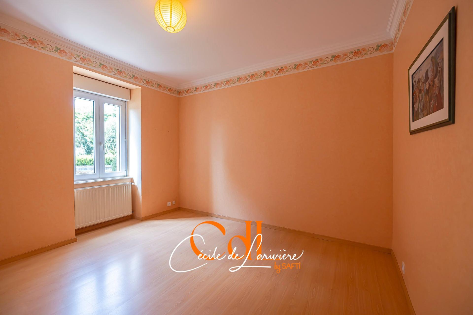 Photo 25 of the listing.