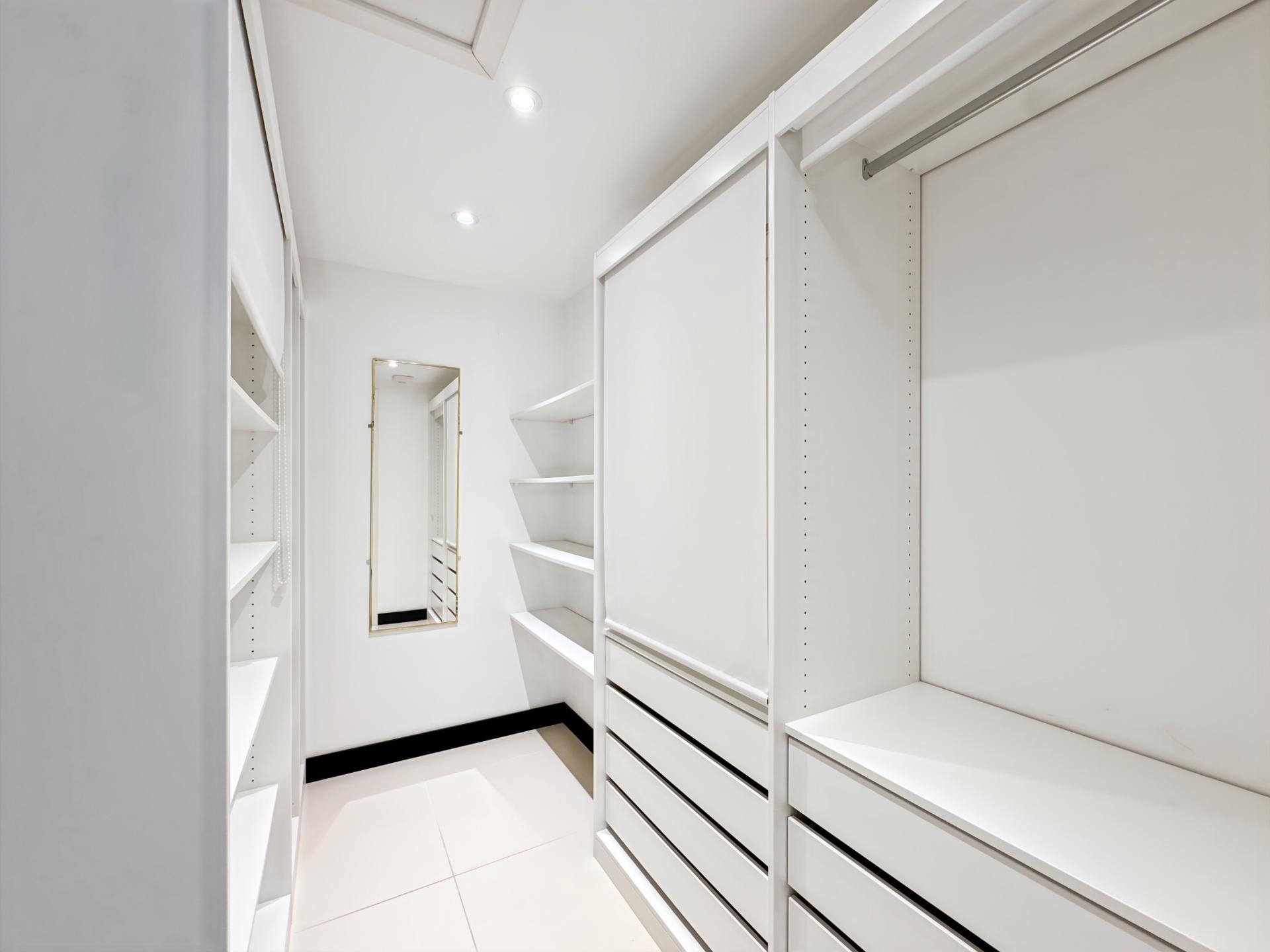 Photo 14 of the listing.