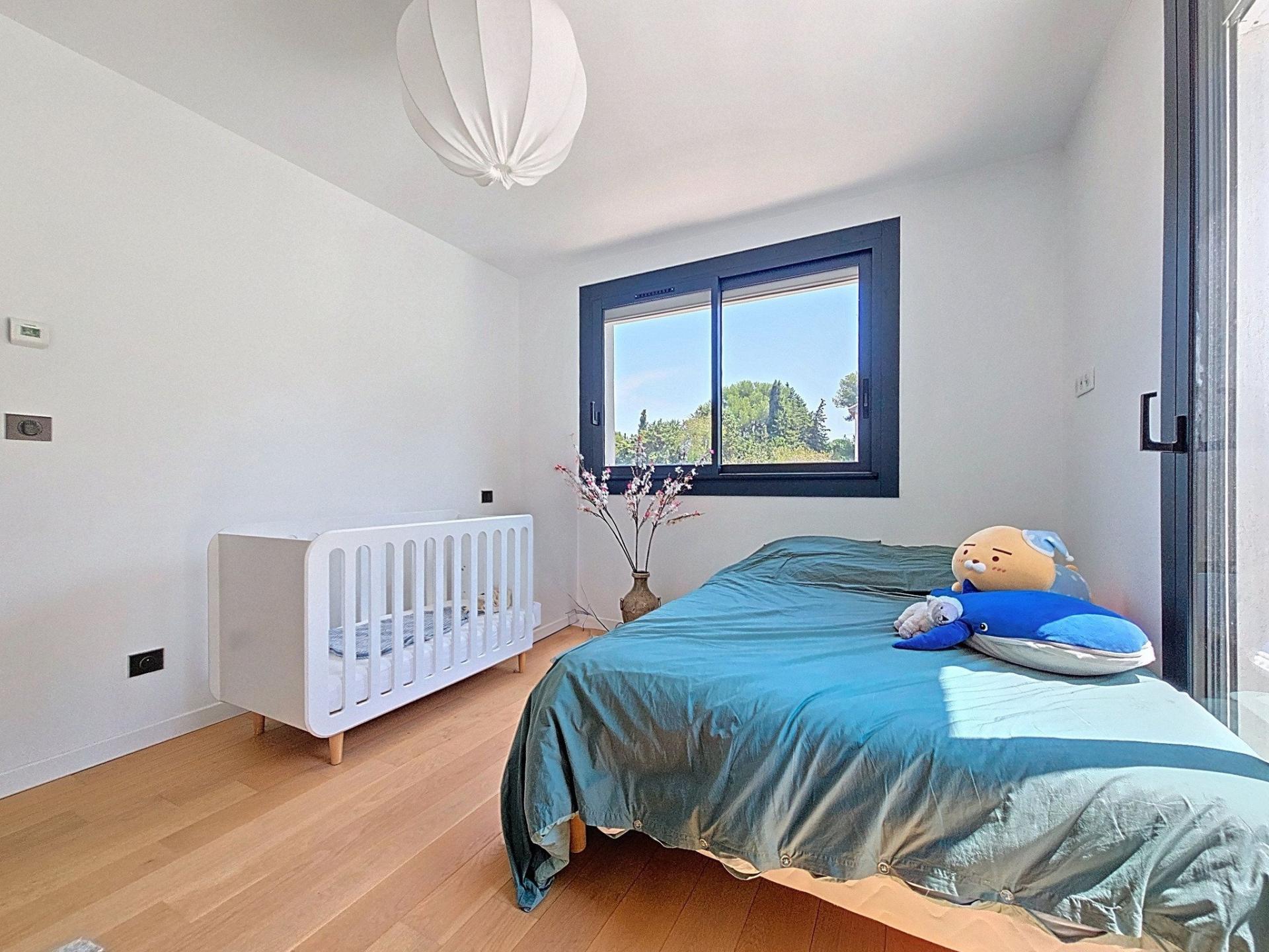 Photo 10 of the listing.