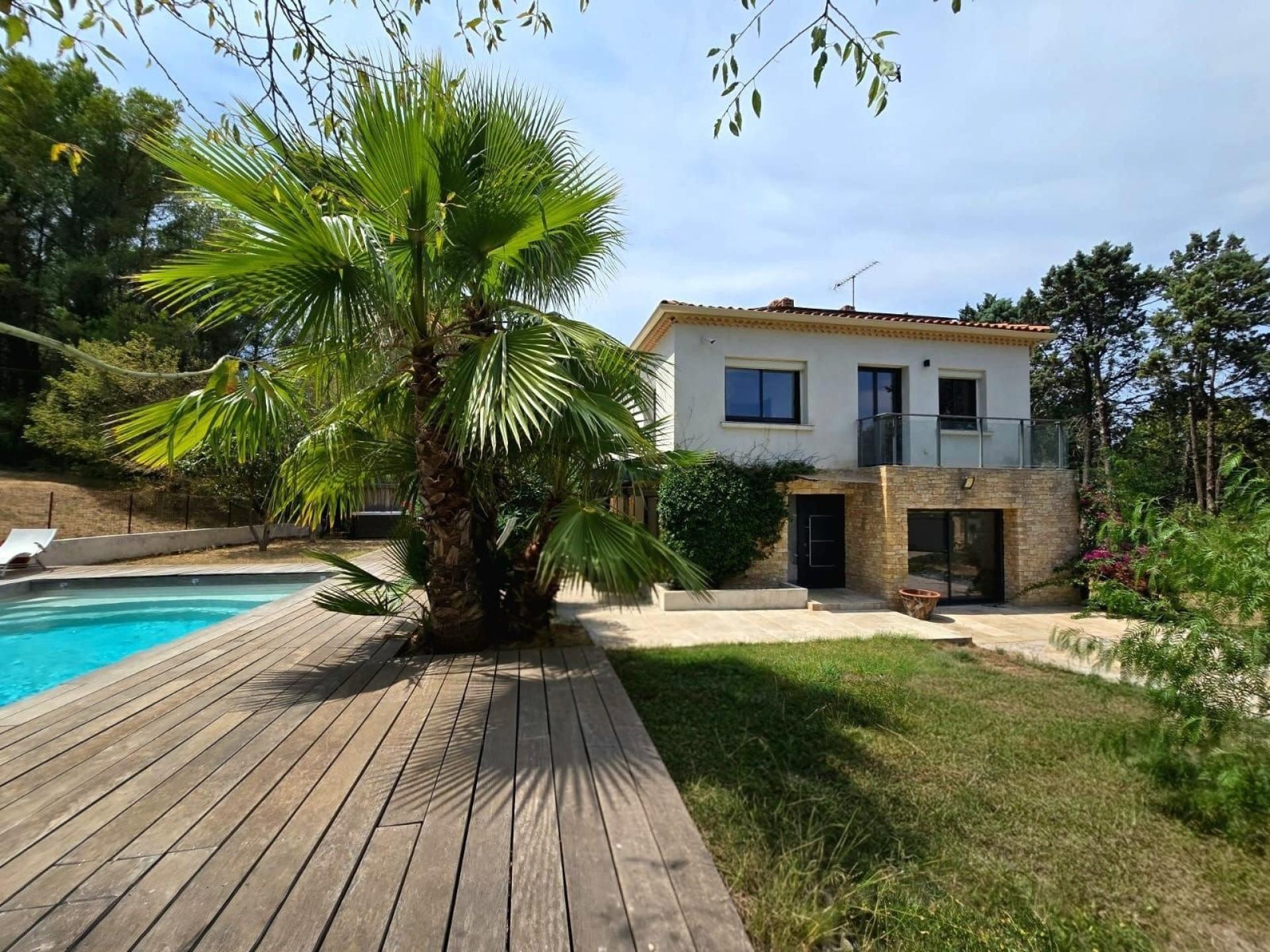 Photo 5 of the listing.