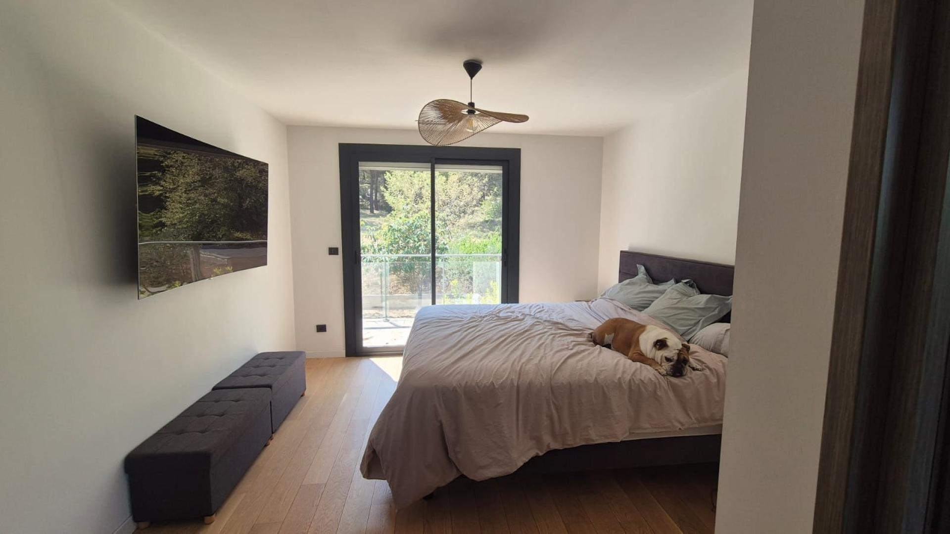 Photo 9 of the listing.