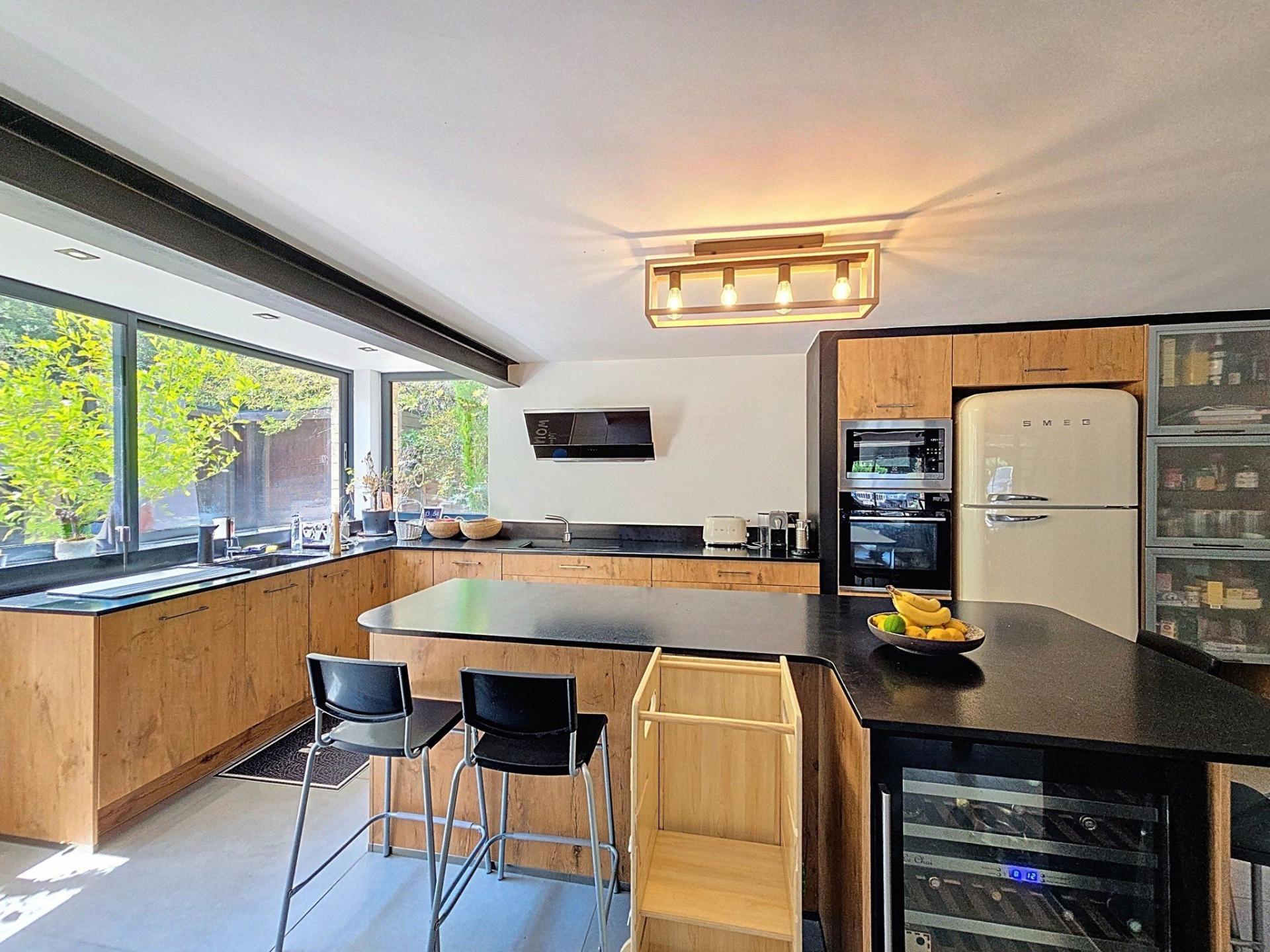 Photo 4 of the listing.