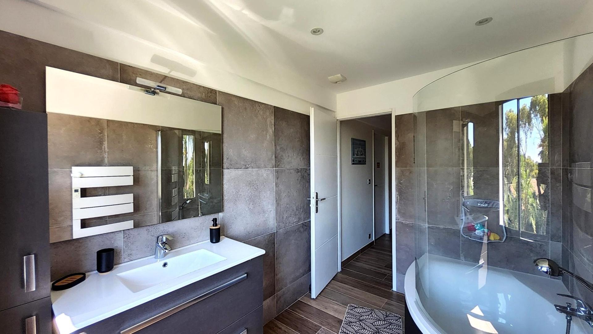 Photo 13 de l'annonce.