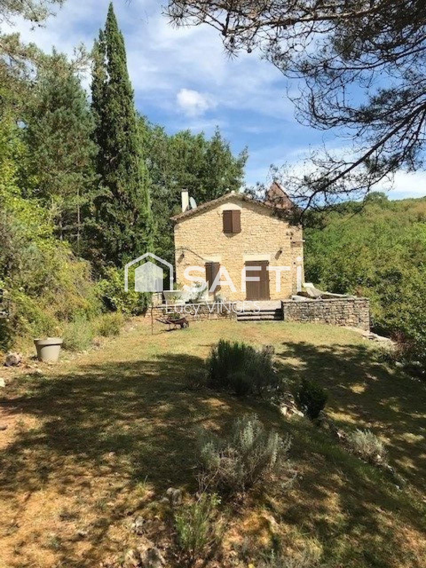 Magnifique maison en pierre avec pigeonnier