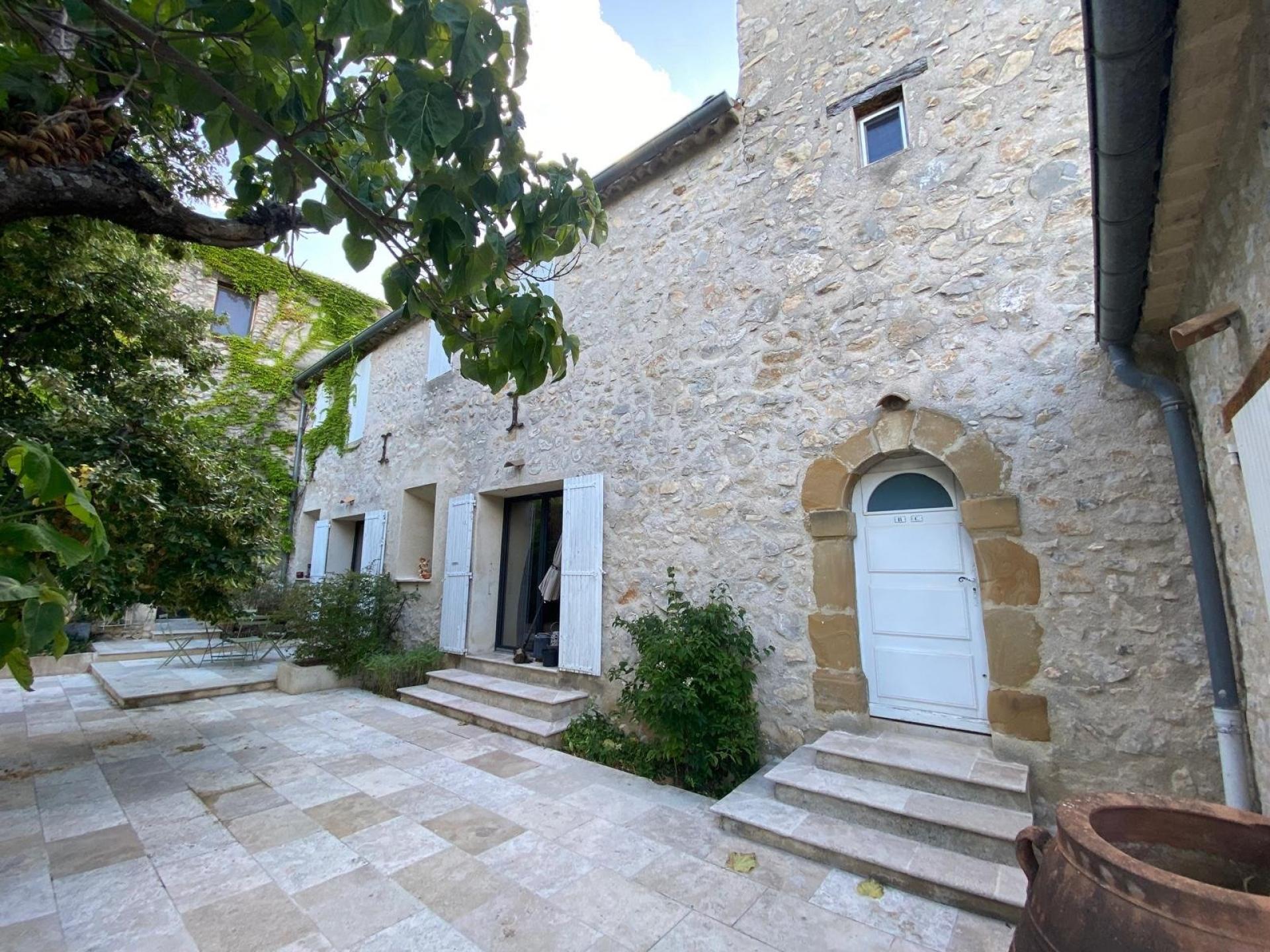 Photo 2 of the listing.