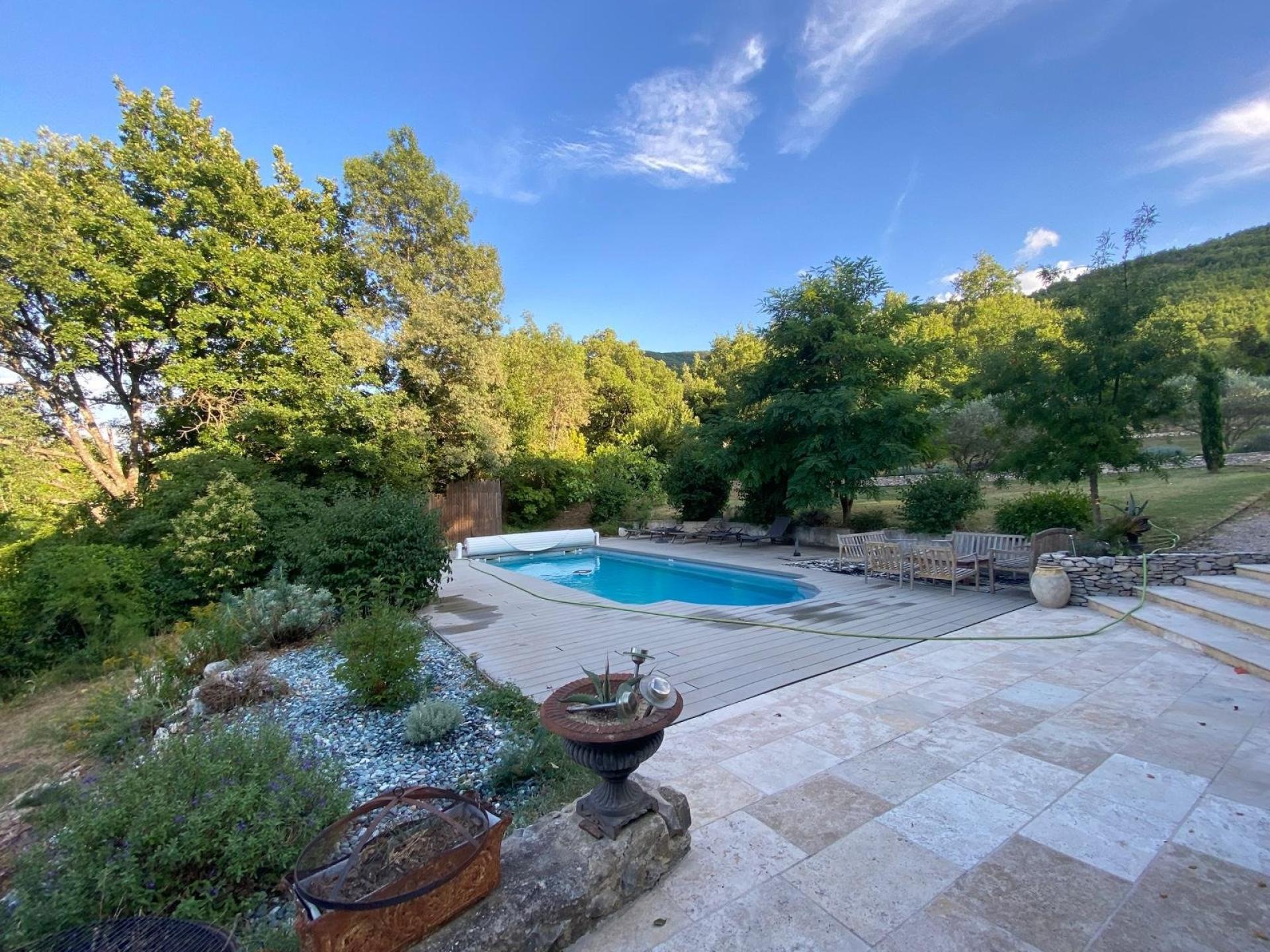 Photo 10 of the listing.