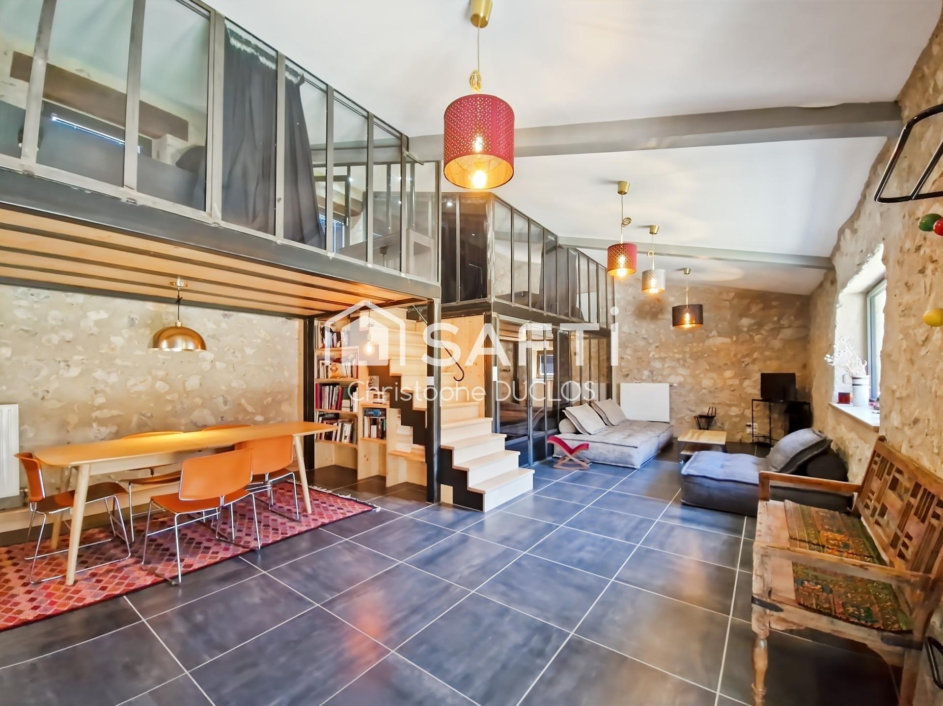 Photo 8 of the listing.