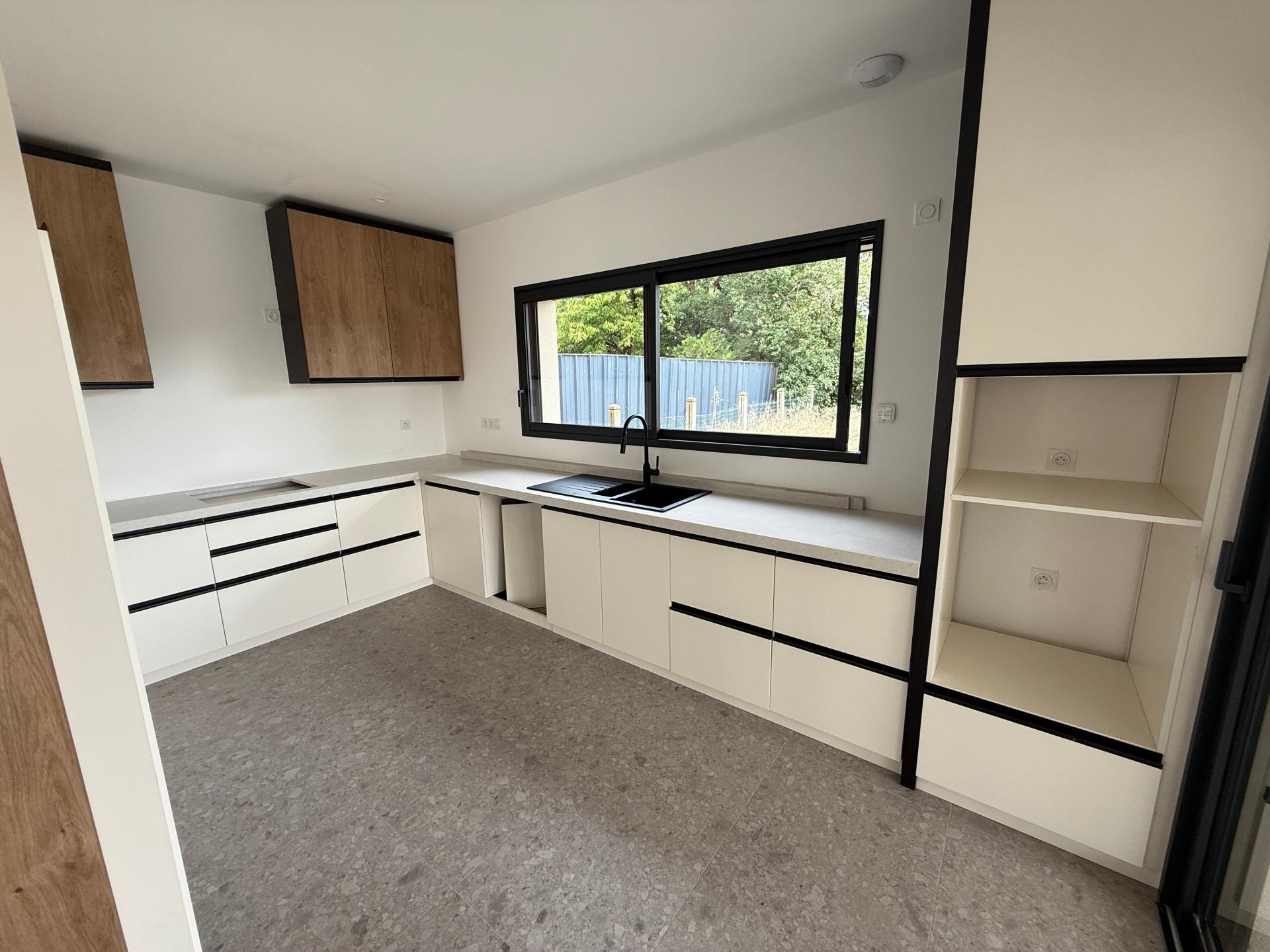 Photo 3 of the listing.