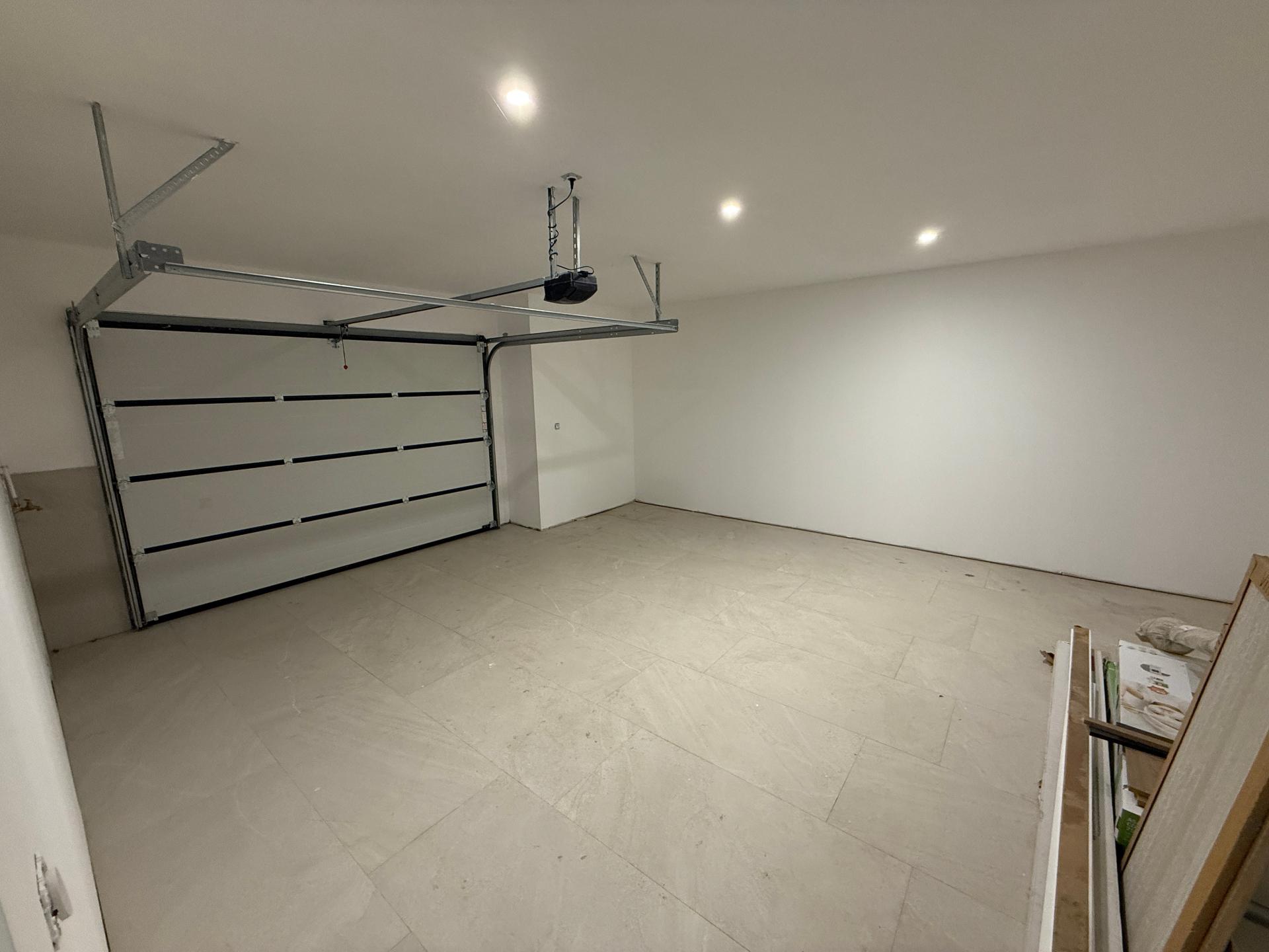 Photo 6 of the listing.