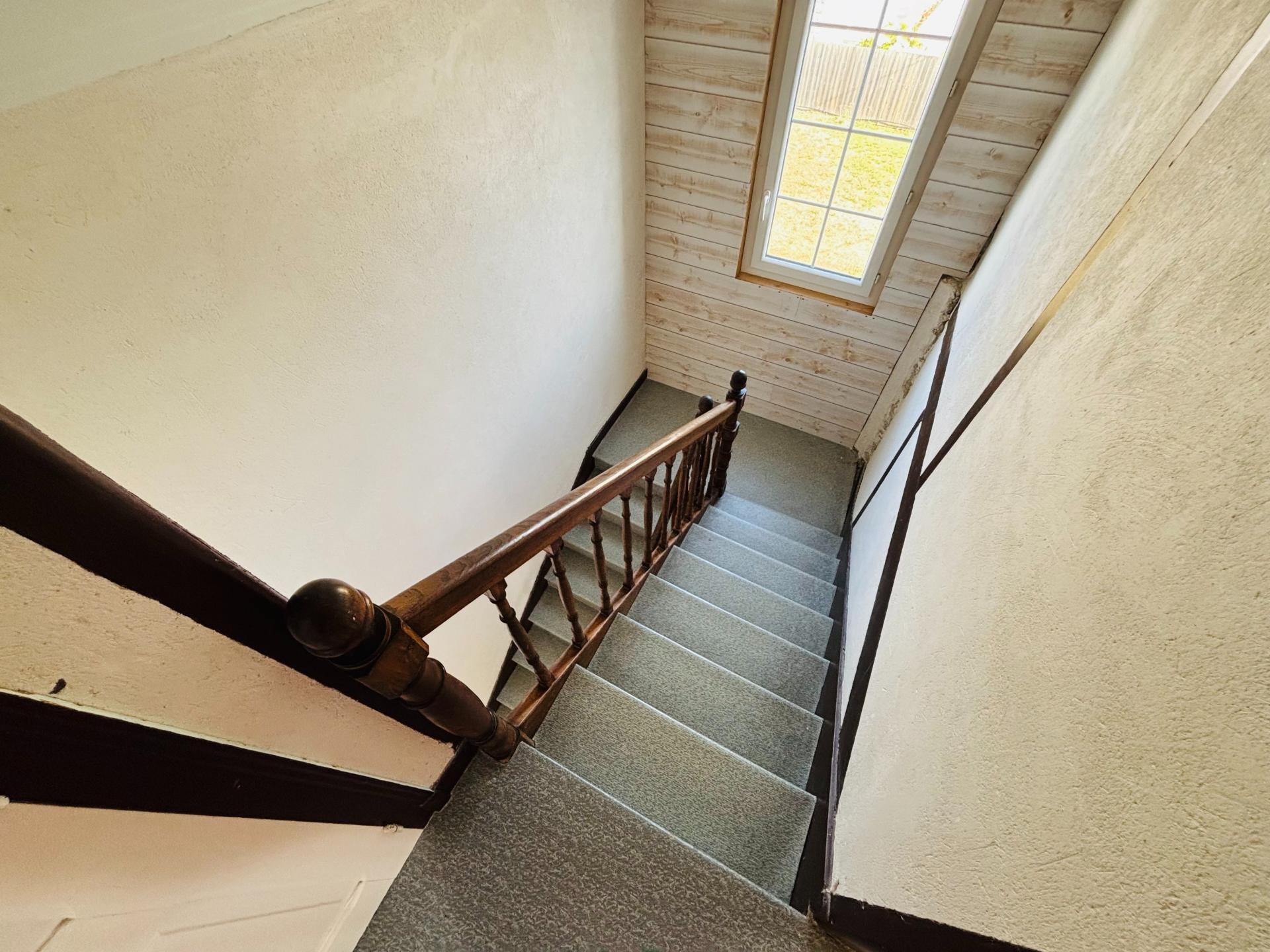 Photo 4 of the listing.