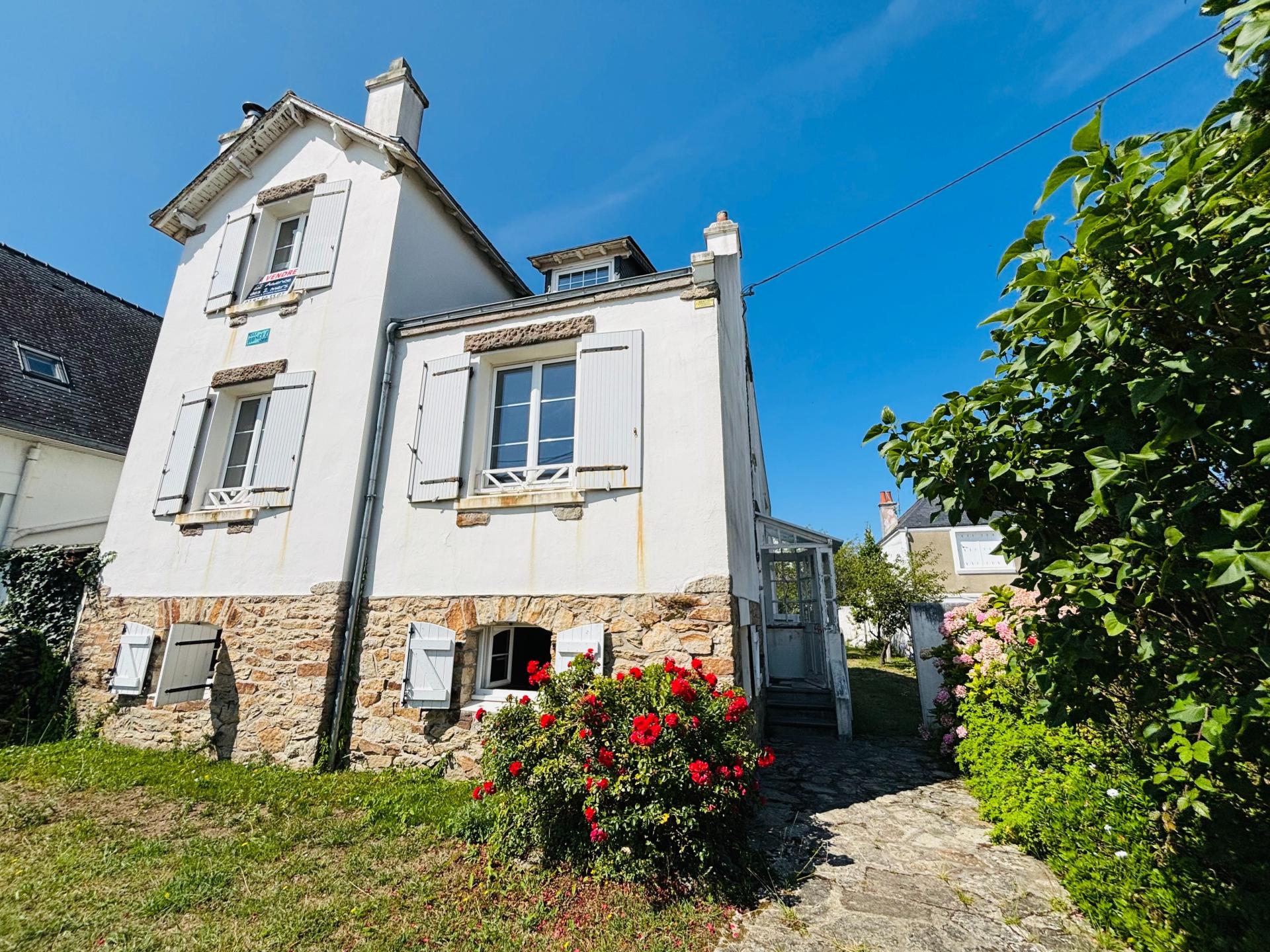 Photo 2 of the listing.