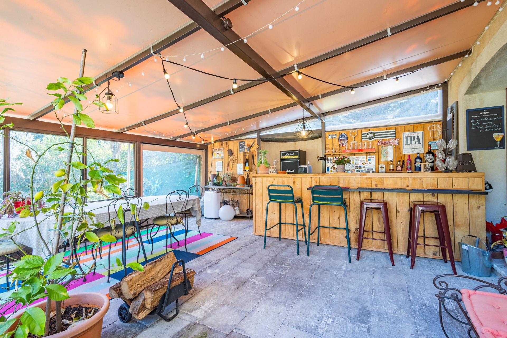 Photo 6 of the listing.