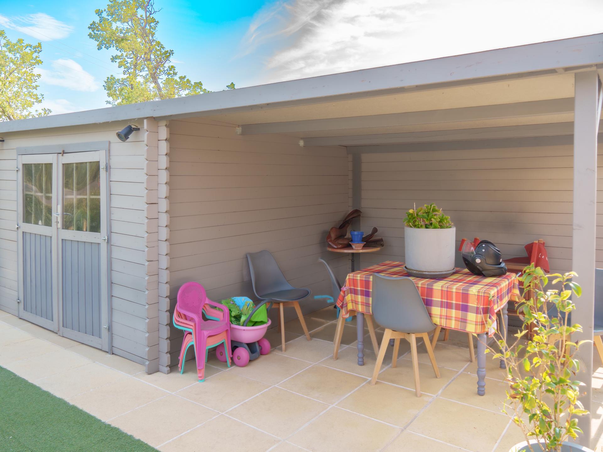 Photo 2 of the listing.