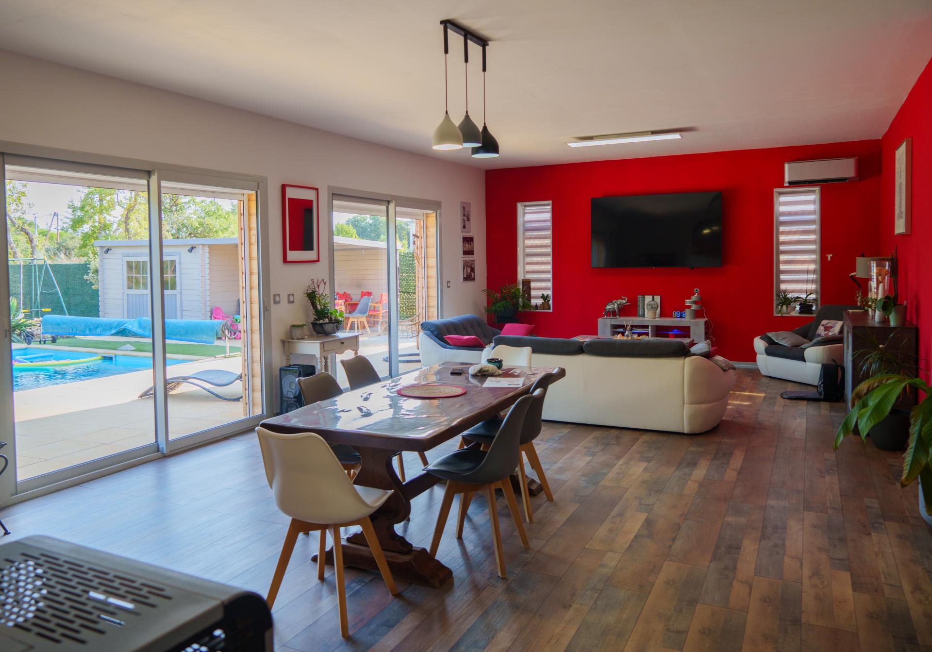 Photo 3 of the listing.