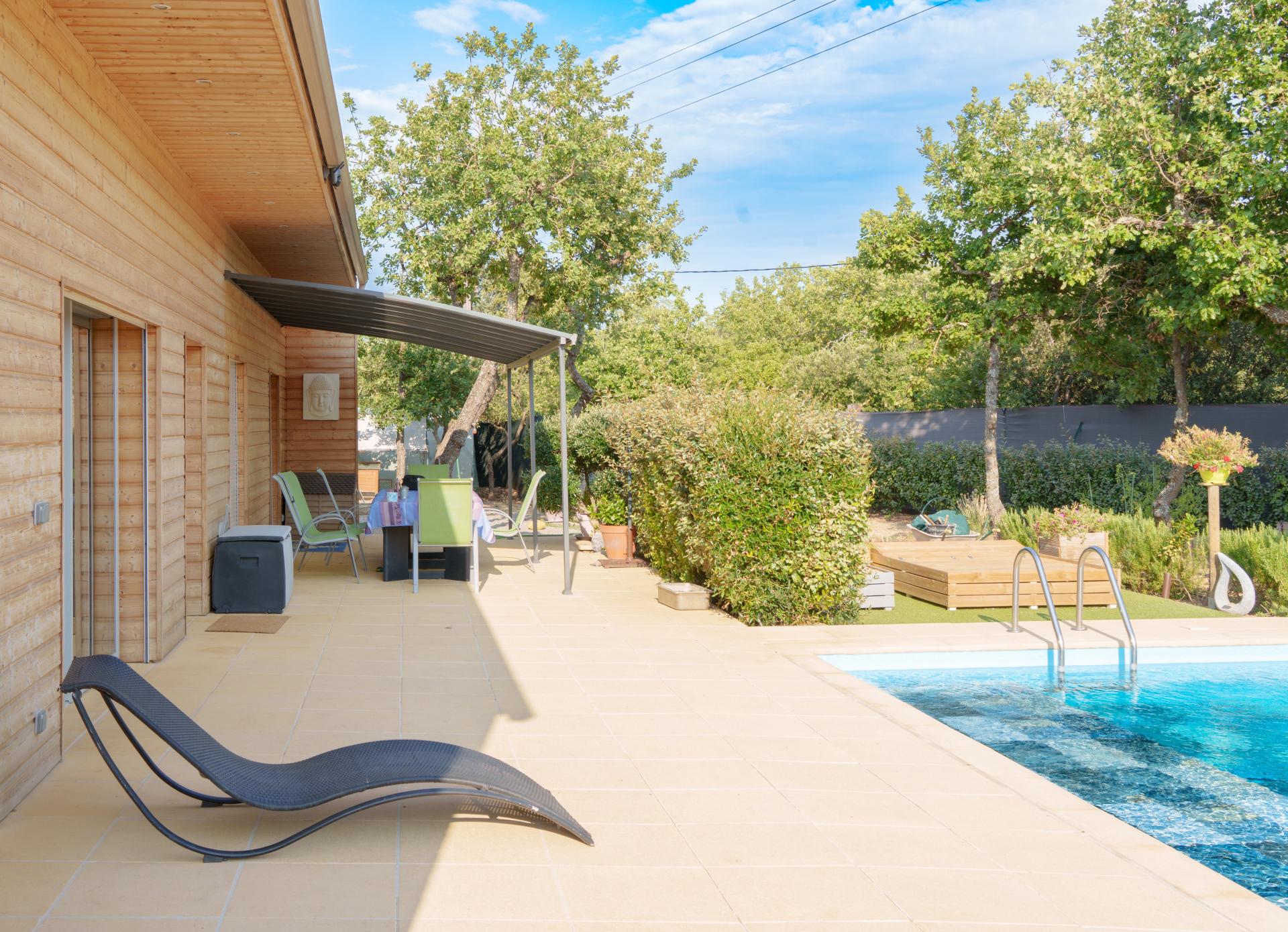 Photo 7 of the listing.