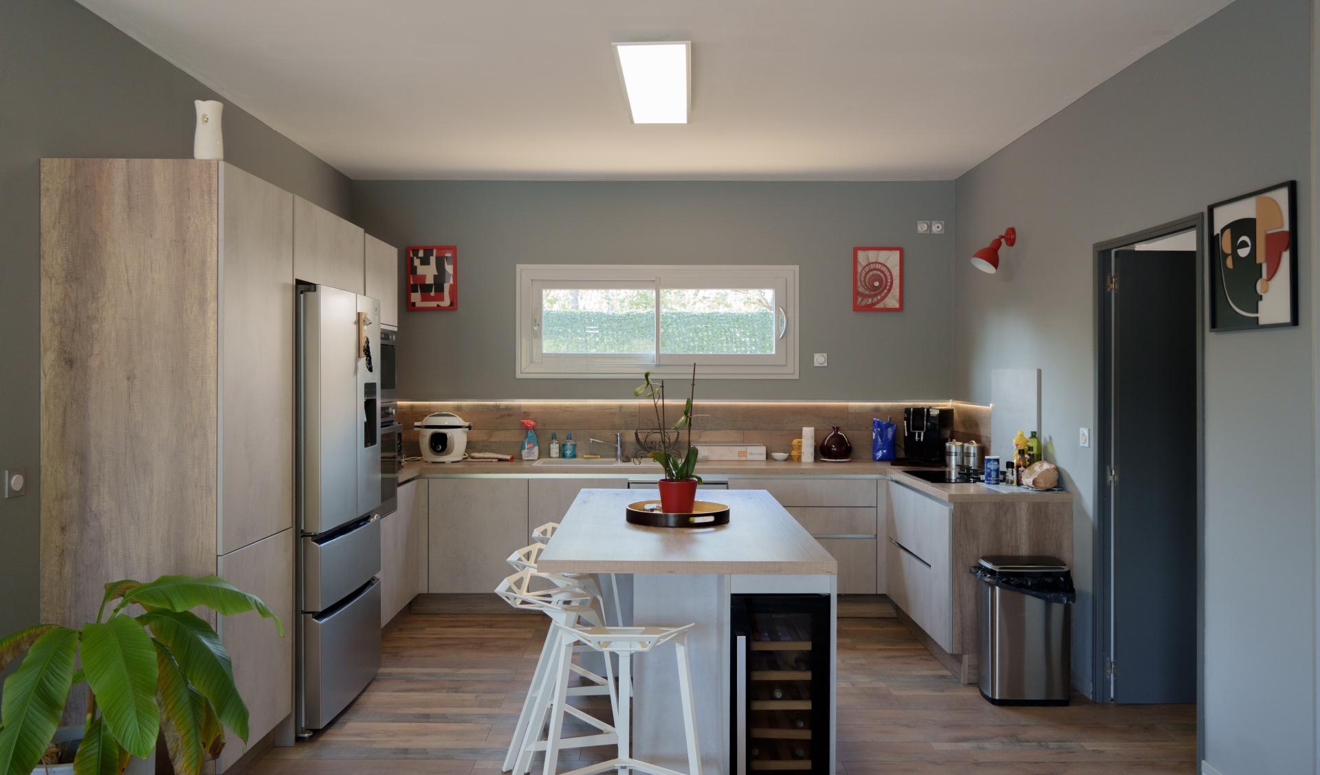 Photo 10 of the listing.