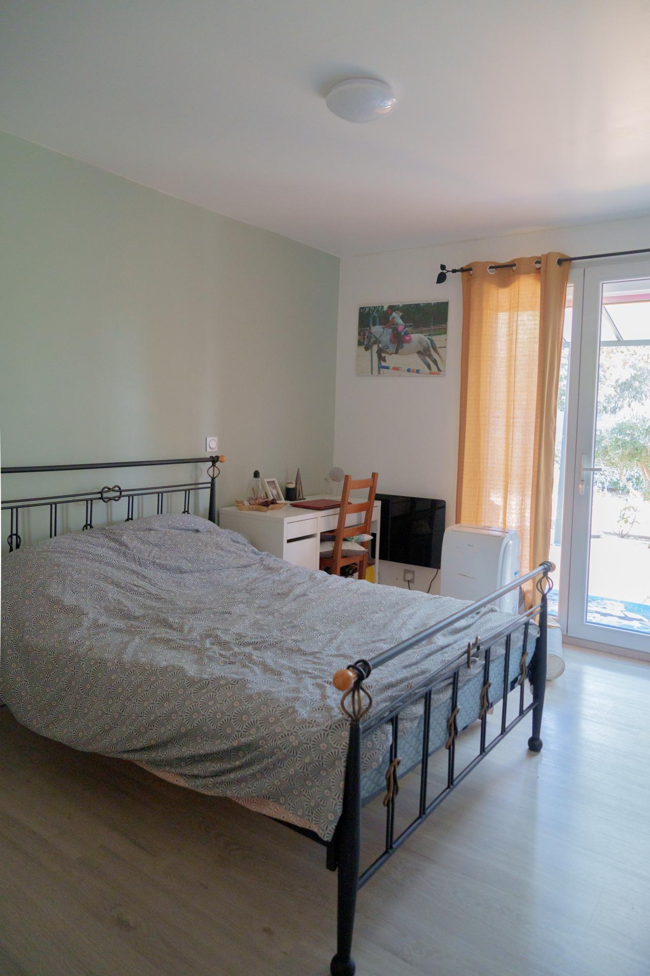 Photo 9 of the listing.