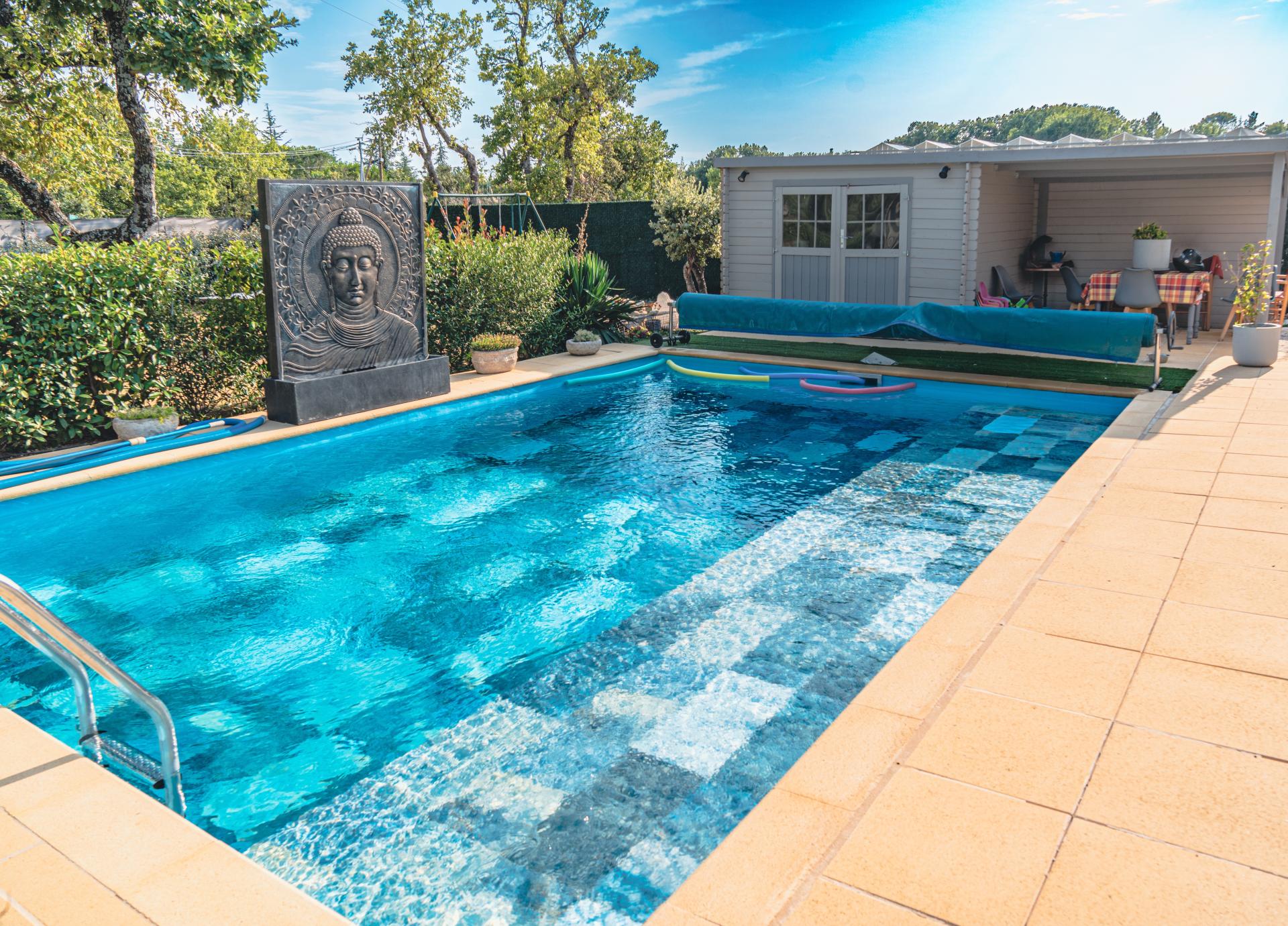 Photo 8 of the listing.