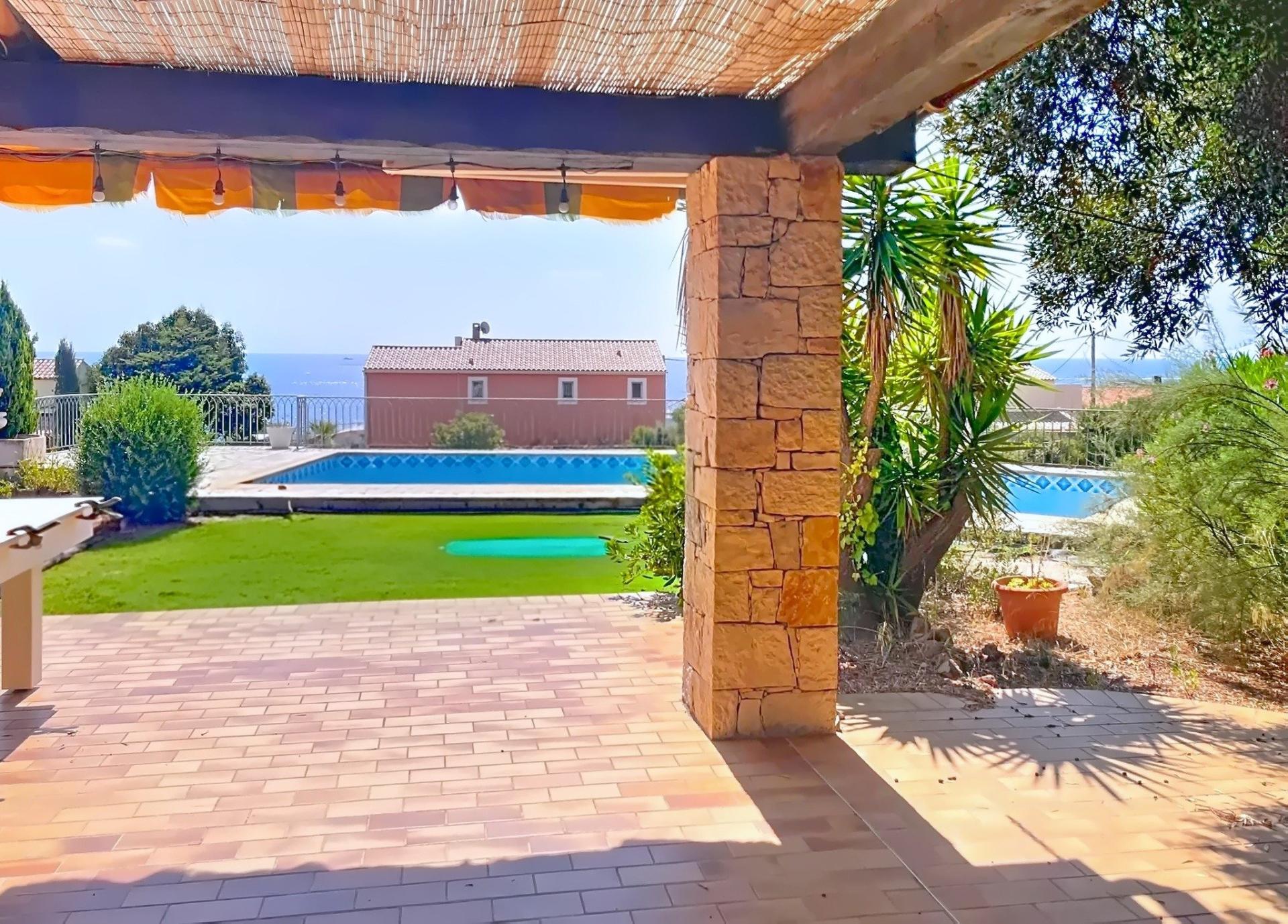 Photo 3 of the listing.