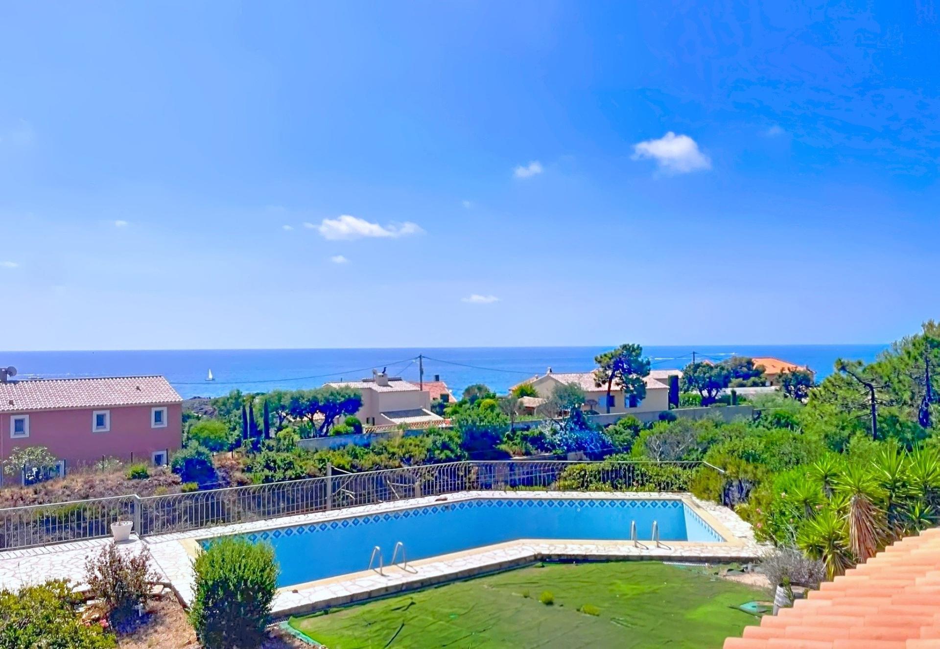 Photo 2 of the listing.